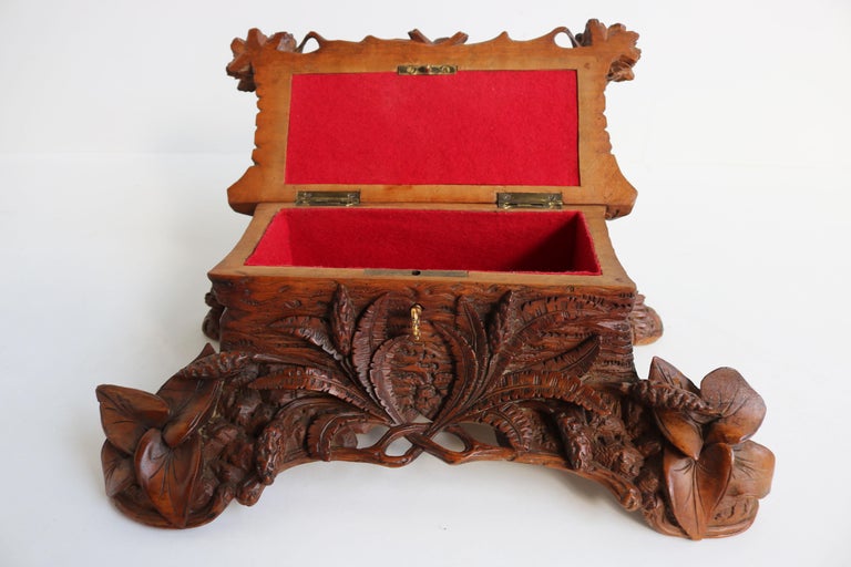 Antique Swiss Black Forest 19th Century Jewelry Box Hand Carved Birds Floral For Sale 8