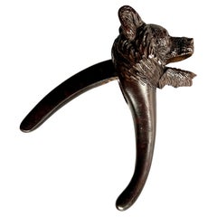 Cascanueces antiguo suizo de madera tallada Black Forest Oso
