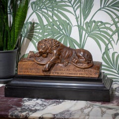 Ancienne sculpture de lion de Lucerne en bois et marbre de Black Forest (Suisse)