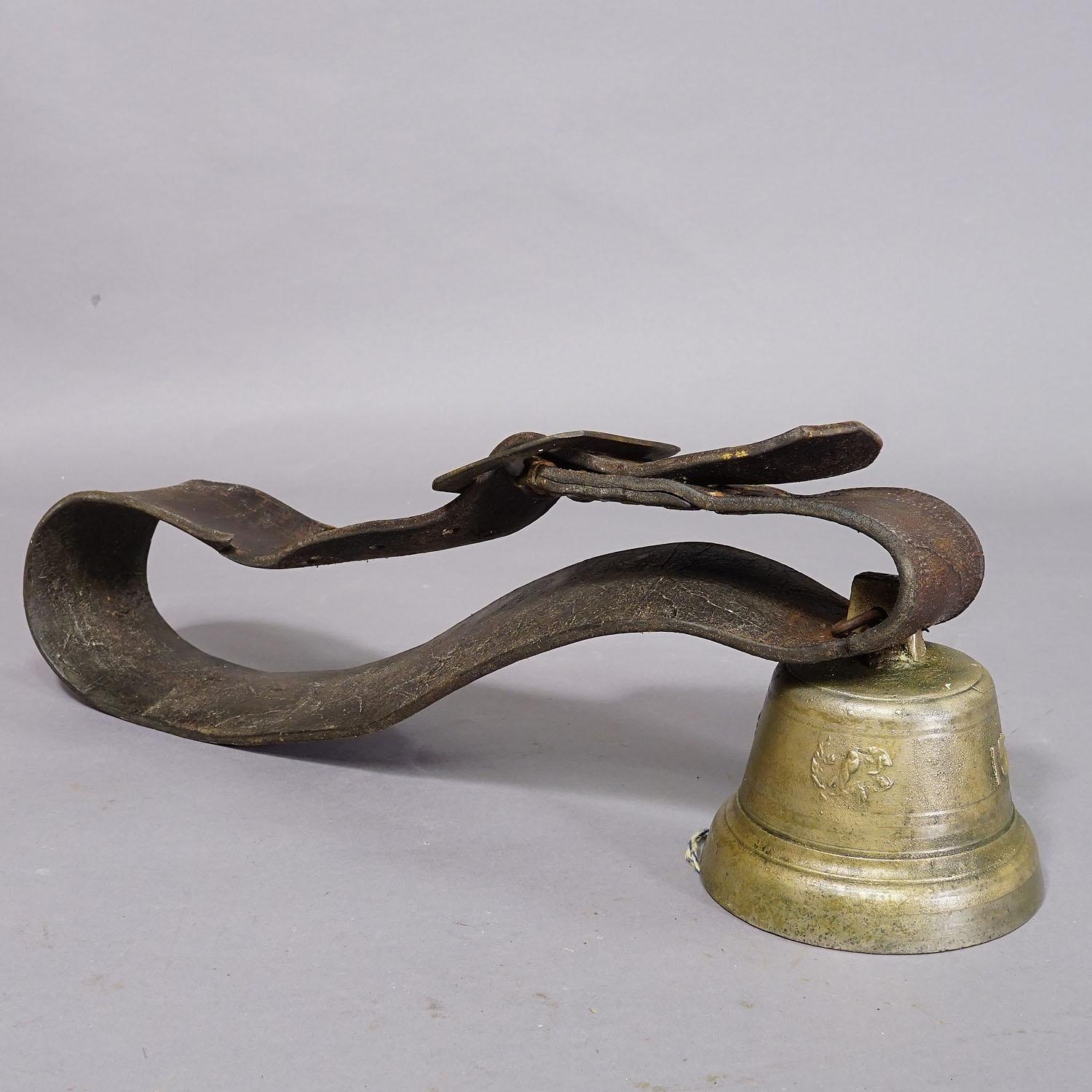 Black Forest Antique Swiss Casted Bronze Cattle Bell ca. 1900s For Sale