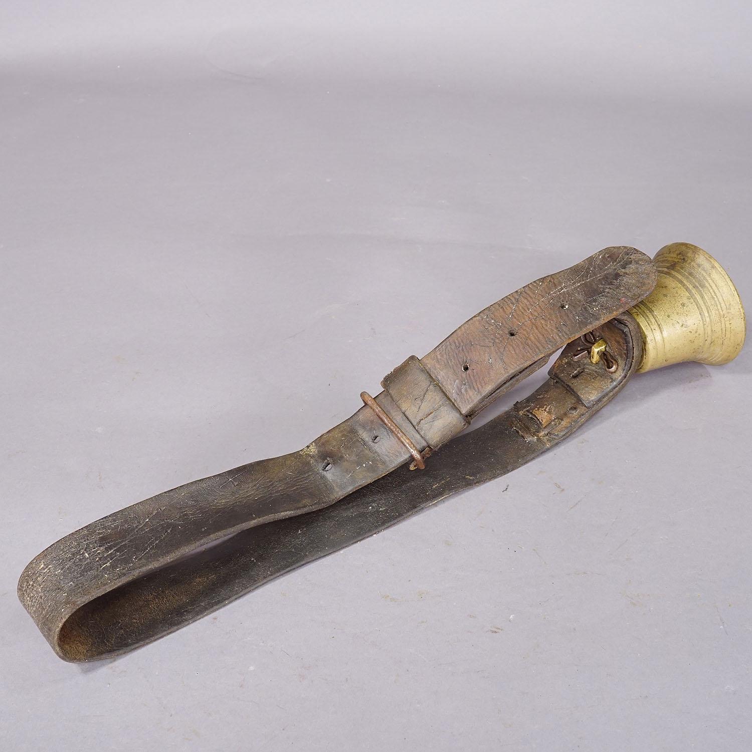 Antique Swiss Casted Bronze Cattle Bell ca. 1900s In Good Condition In Berghuelen, DE