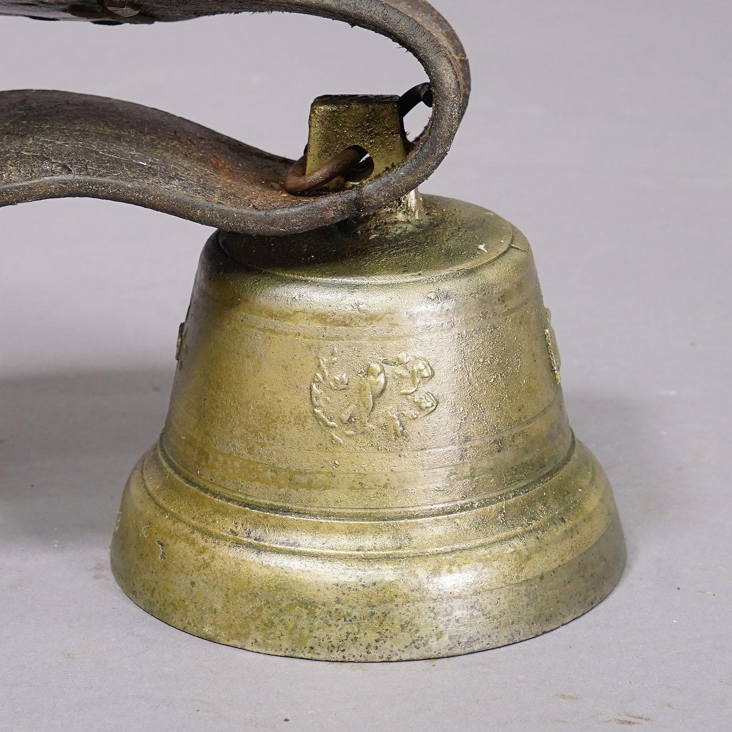 Antique Swiss Casted Bronze Cattle Bell ca. 1900s For Sale 1