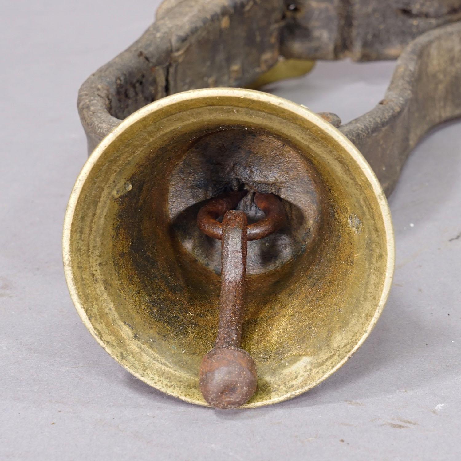 20ième siècle Bouteille de bouteille suisse ancienne en bronze moulé vers 1900 en vente
