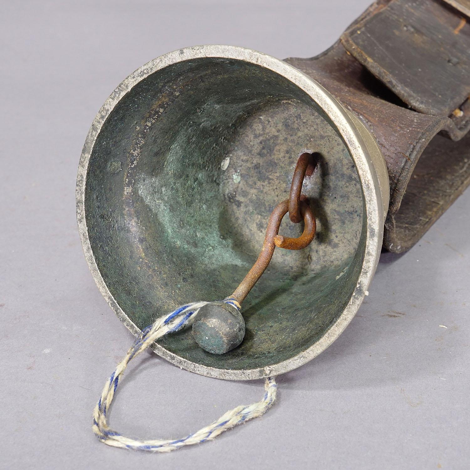 Antique Swiss Casted Bronze Cattle Bell ca. 1900s For Sale 3