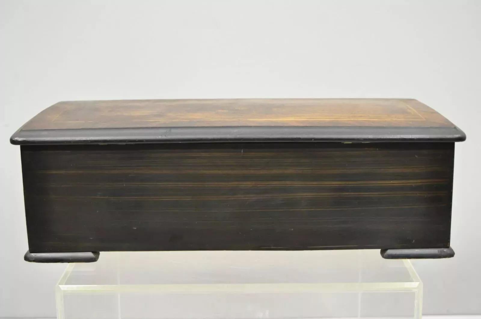 Caja de música de cilindro con incrustaciones de marquetería continental suiza antigua de A.V. Bornard en venta 5