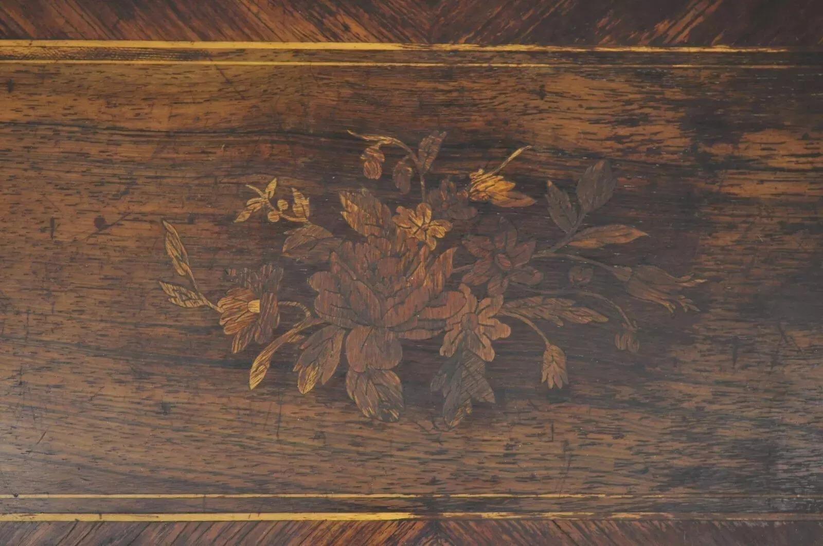 Caja de música de cilindro con incrustaciones de marquetería continental suiza antigua de A.V. Bornard Desconocido en venta