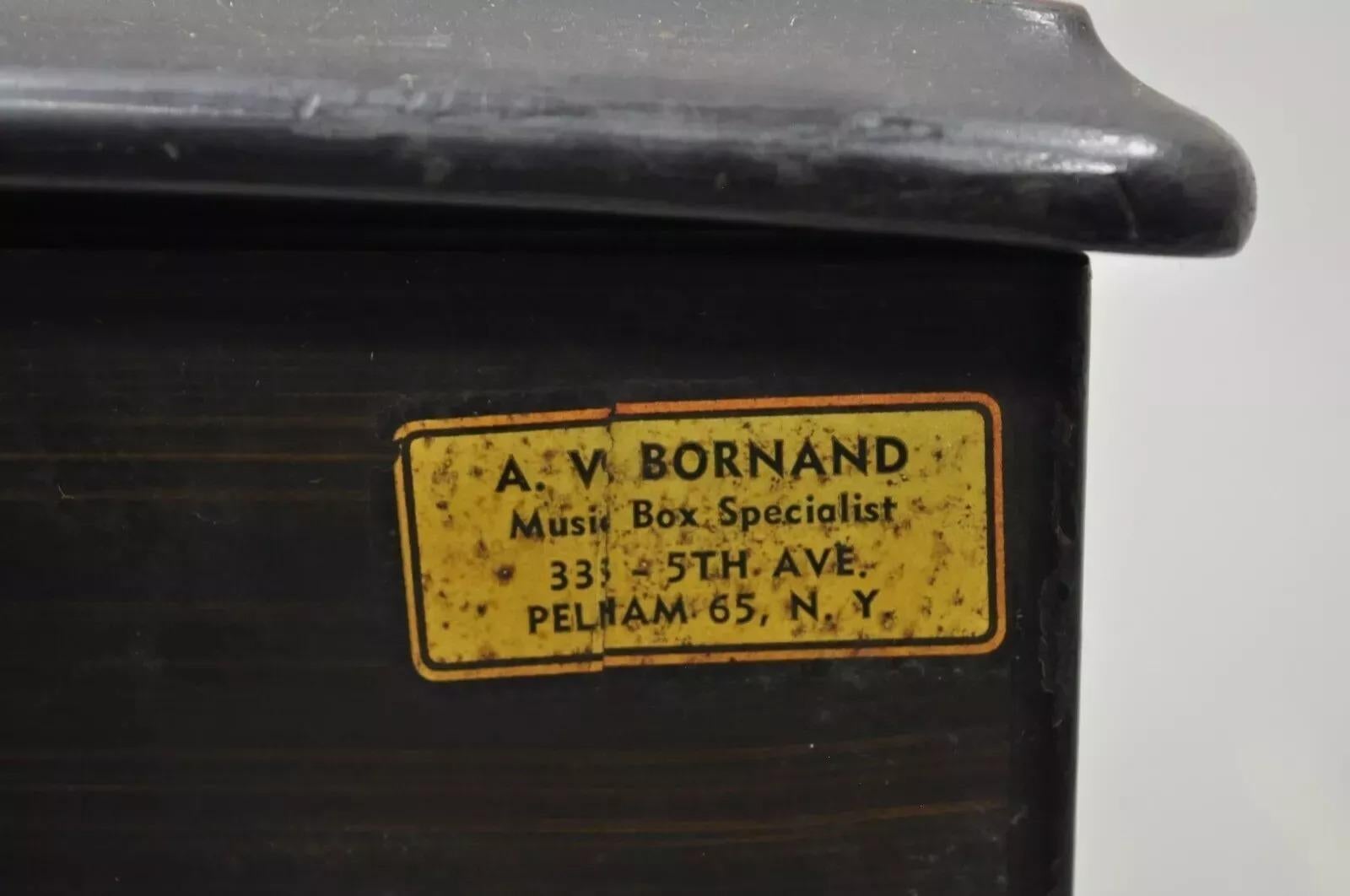 Caja de música de cilindro con incrustaciones de marquetería continental suiza antigua de A.V. Bornard siglo XIX en venta