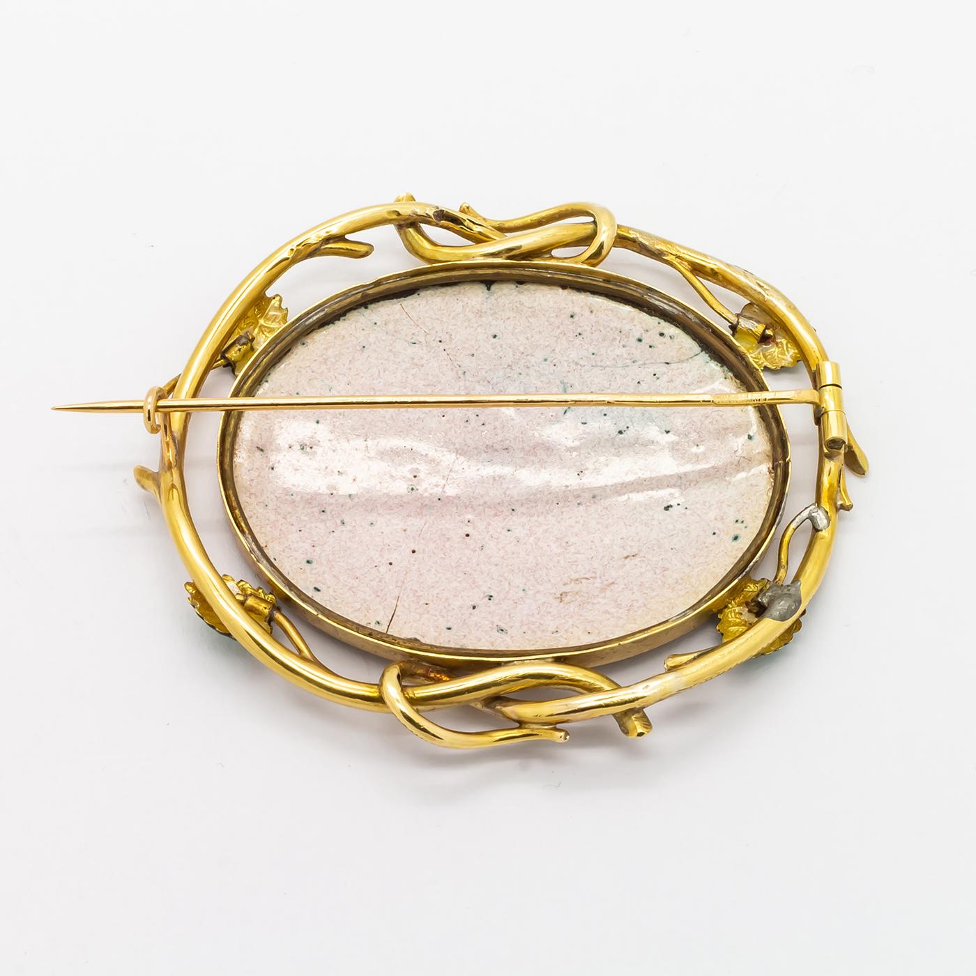 Antique Swiss Enamel and Gold Brooch, Circa 1840 For Sale 1