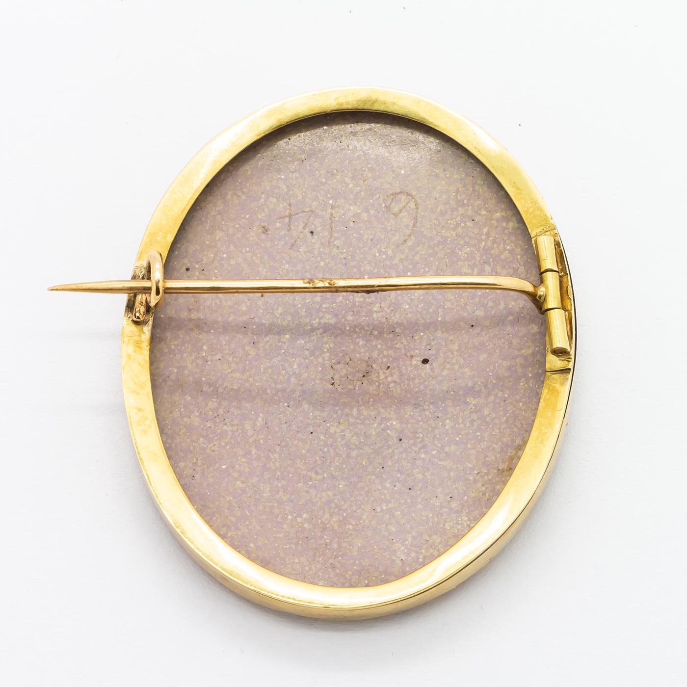 Broche suisse ancienne en émail et or représentant une scène de montagne, vers 1840 Bon état - En vente à London, GB