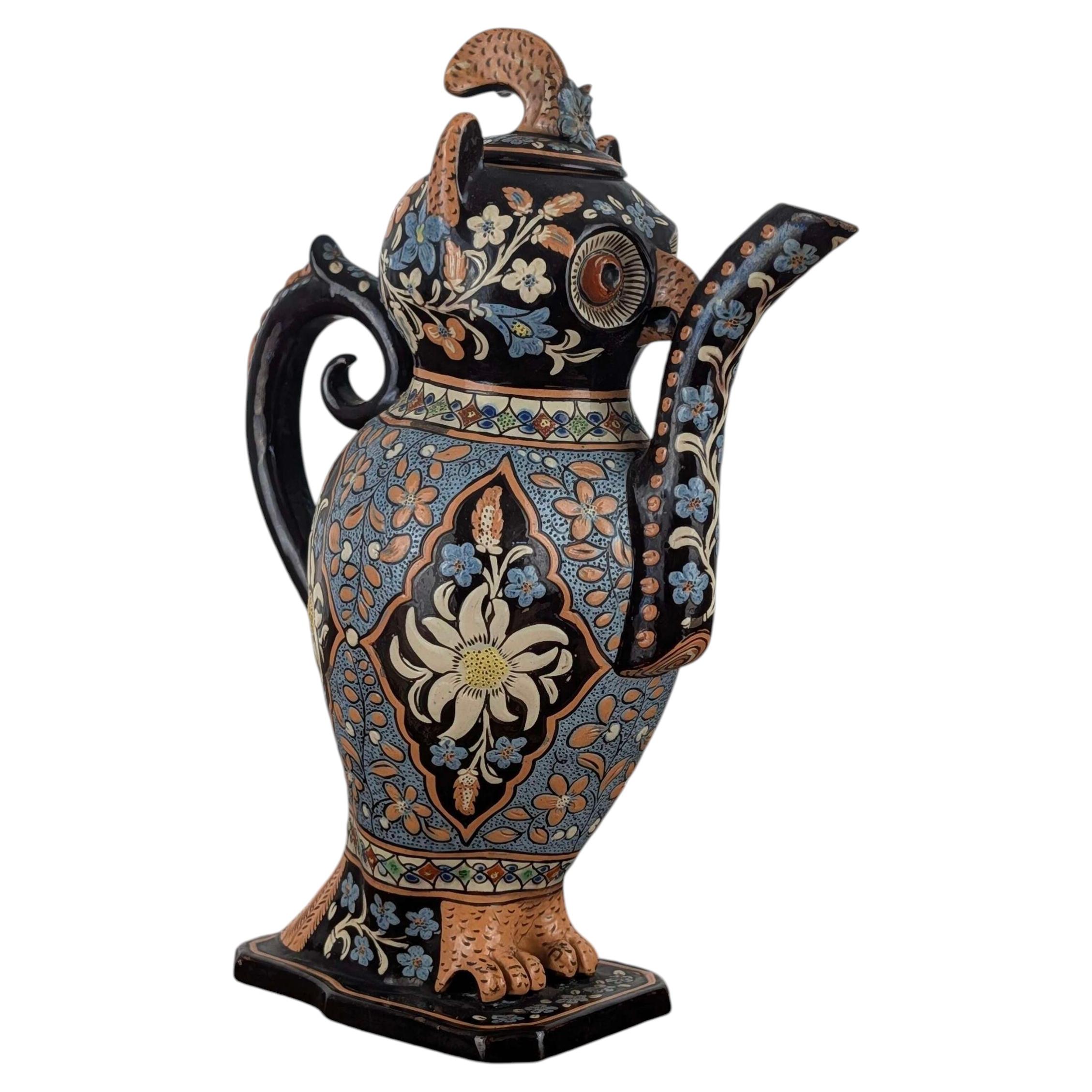 Tetera suiza antigua de mayólica esmaltada con forma de búho, siglo XIX