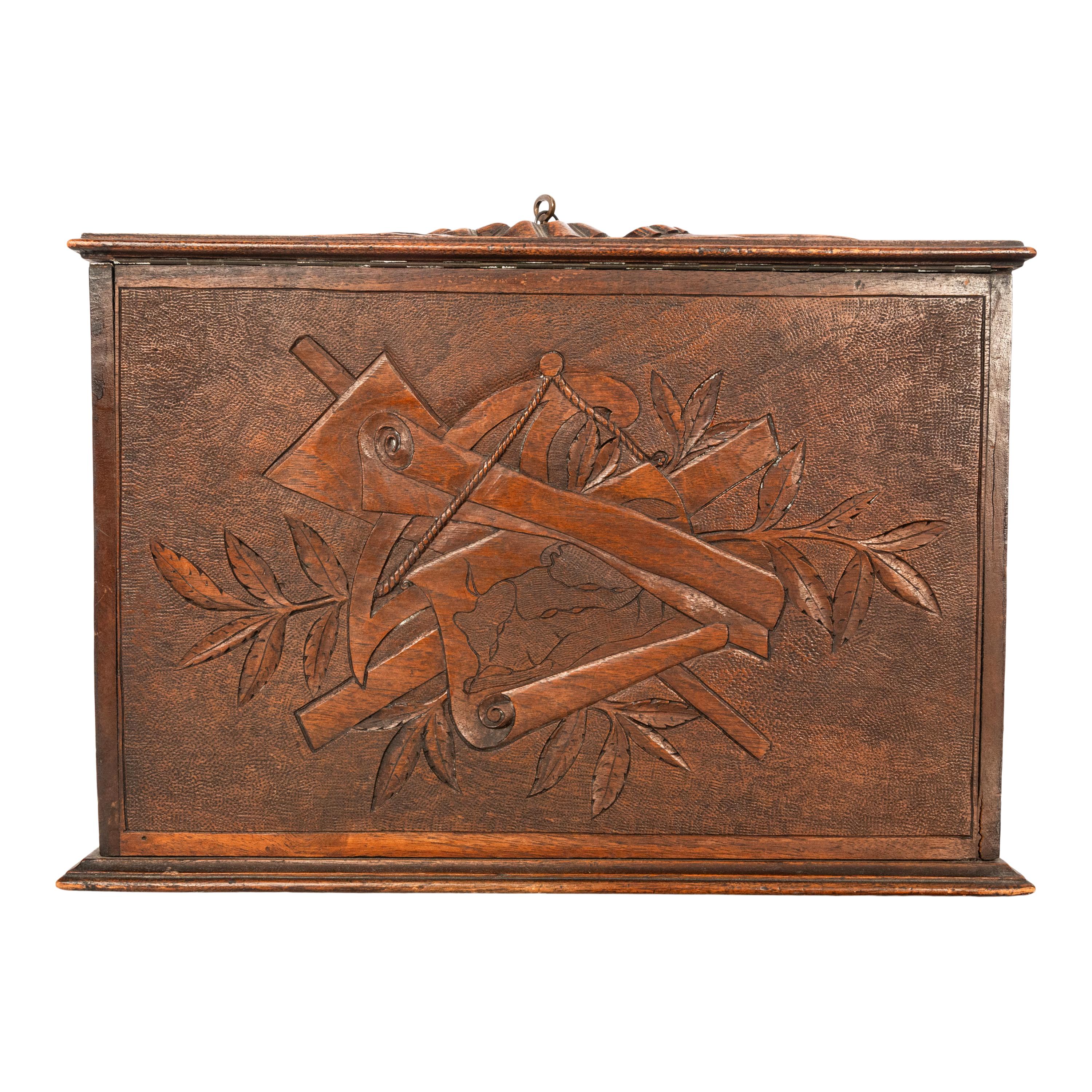 Antike Schweizer Deutsch Black Forest geschnitzt Nussbaum Schreiben Briefkasten Folding Desk im Angebot 5