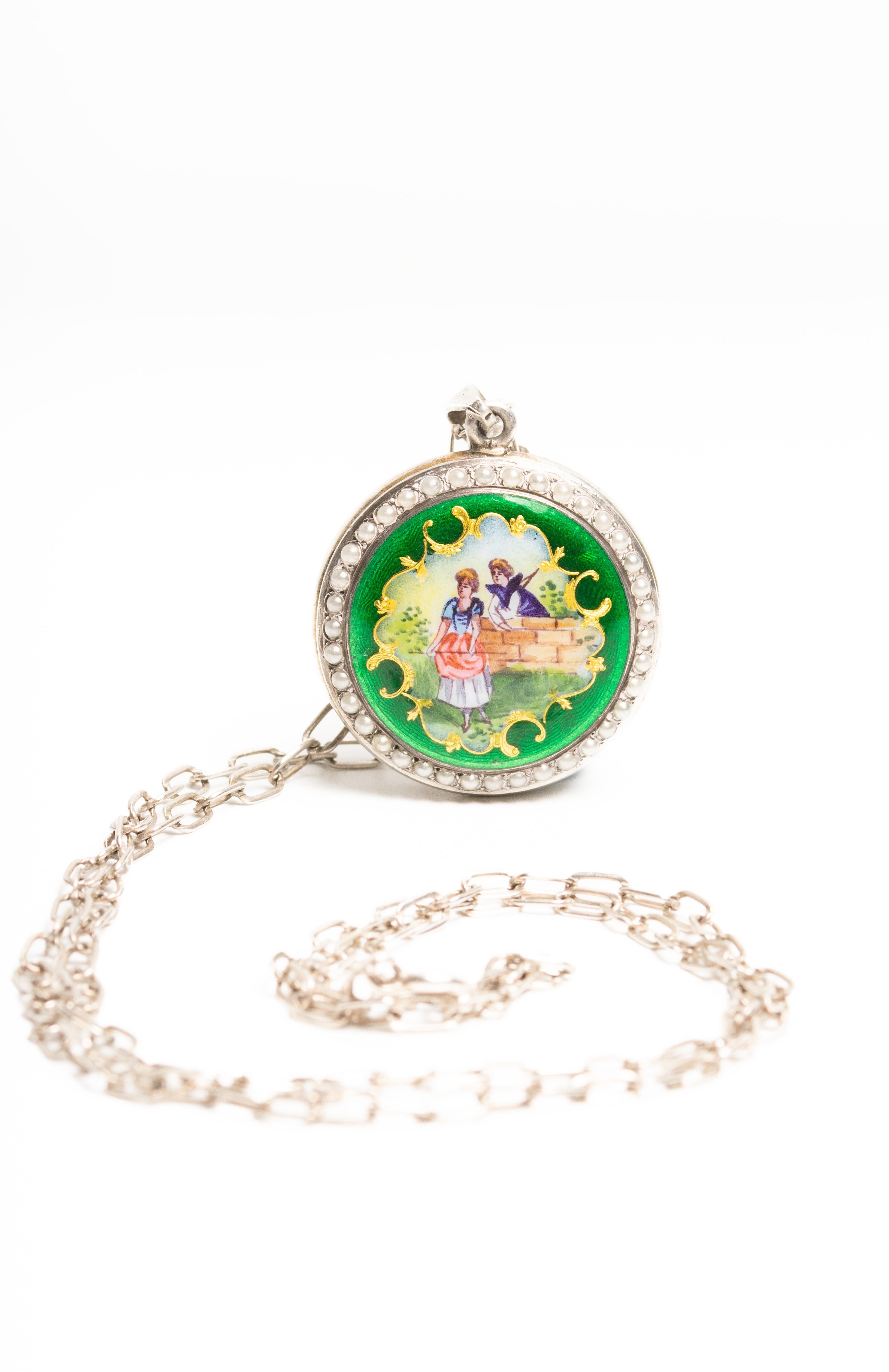 Antiker Schweizer Guilloche-Medaillon-Anhänger aus Emaille und Perlen in Silber im Angebot 1