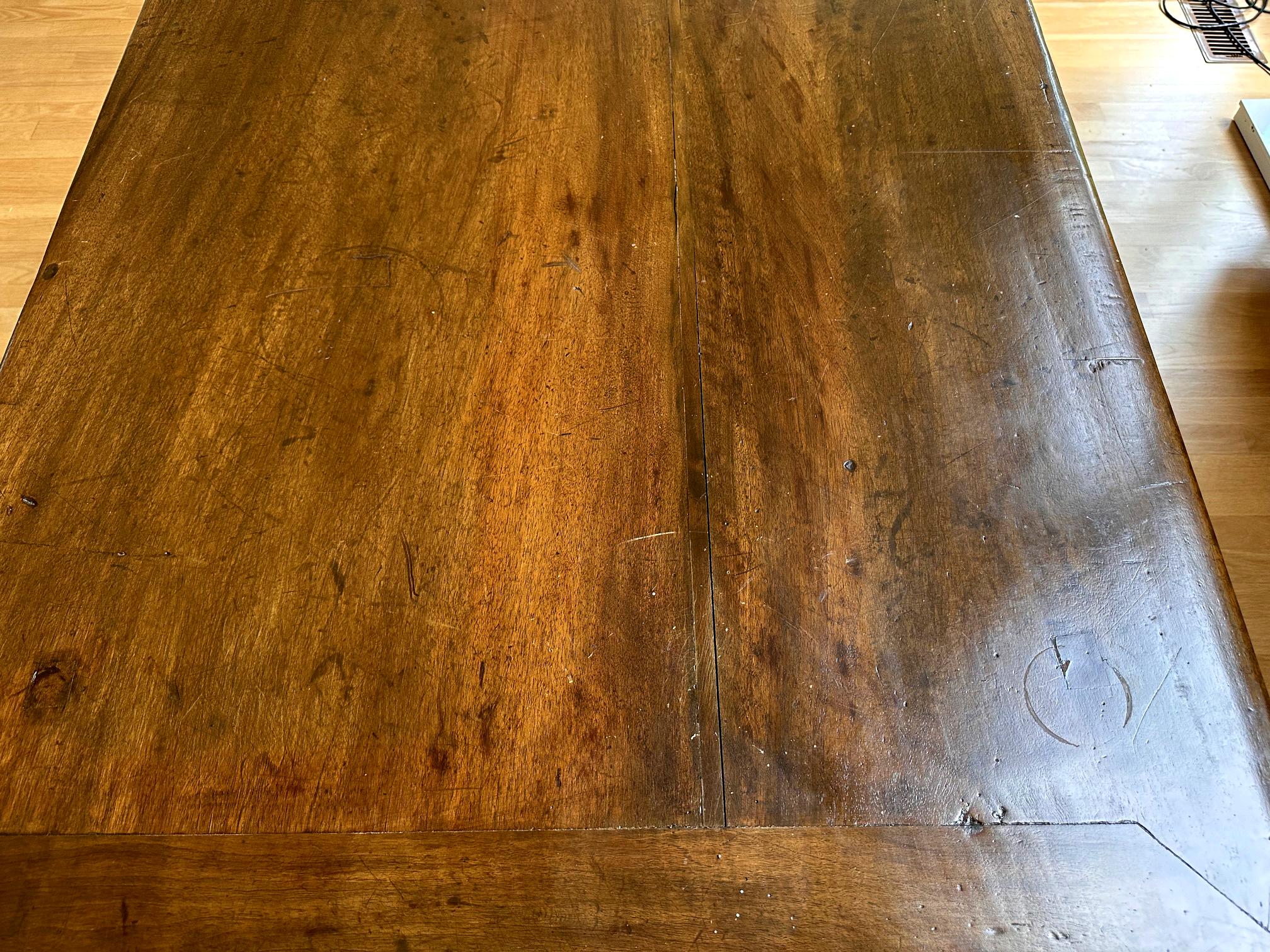 Table centrale de taverne suisse ancienne de type Jogl en vente 1
