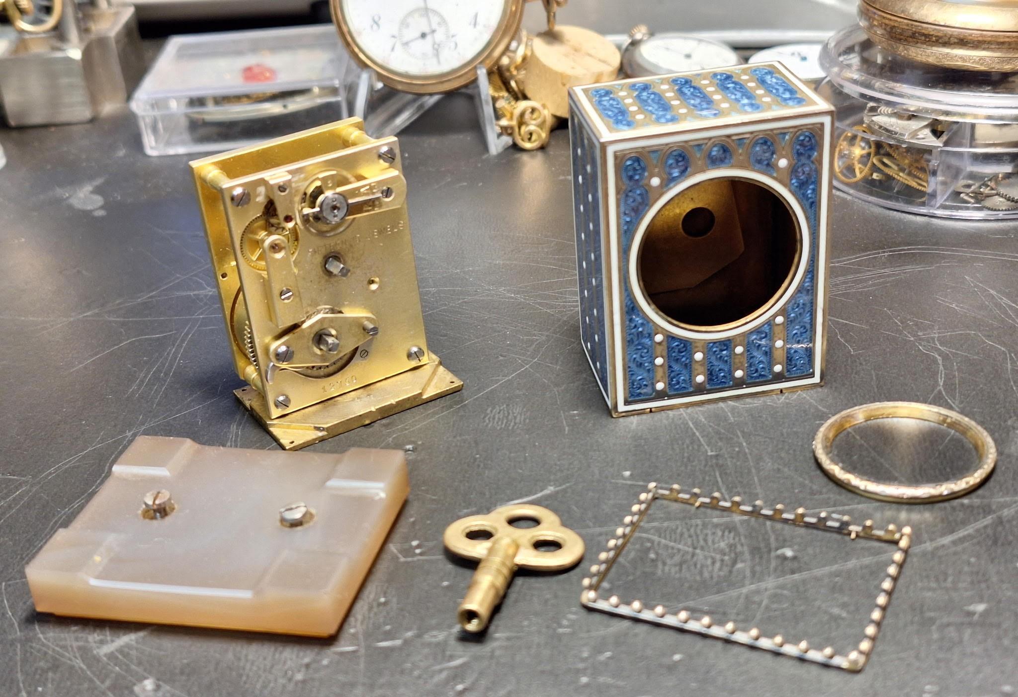 Antico orologio da carrozza svizzero in miniatura in argento dorato e smalto Art Nouveau 1910 in vendita 12