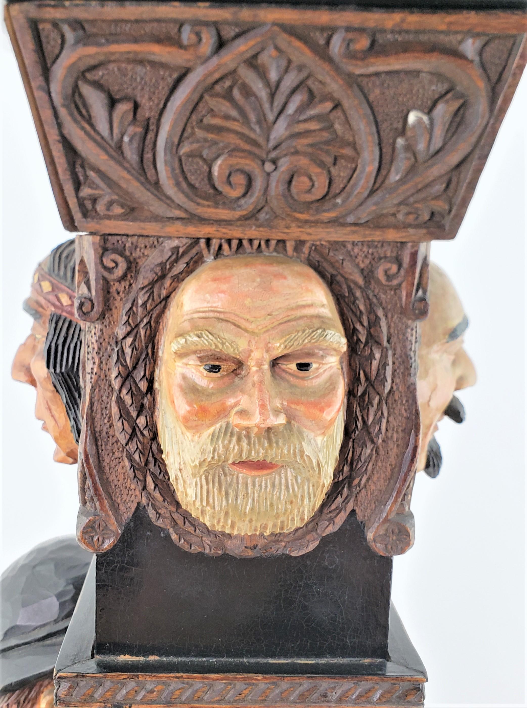Piédestal ancien de style Forêt Noire suisse ou allemande sculpté et peint à la main en vente 5