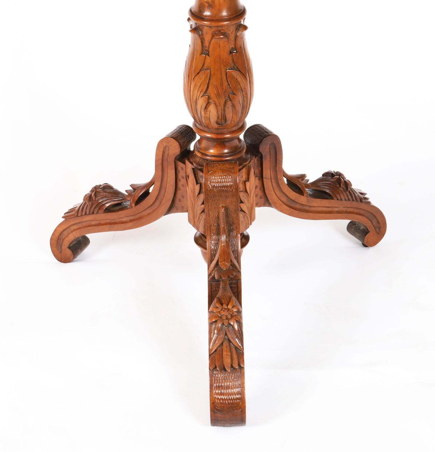 Antique Swiss Walnut Marquetry Occasional Table 19th Century en vente 11