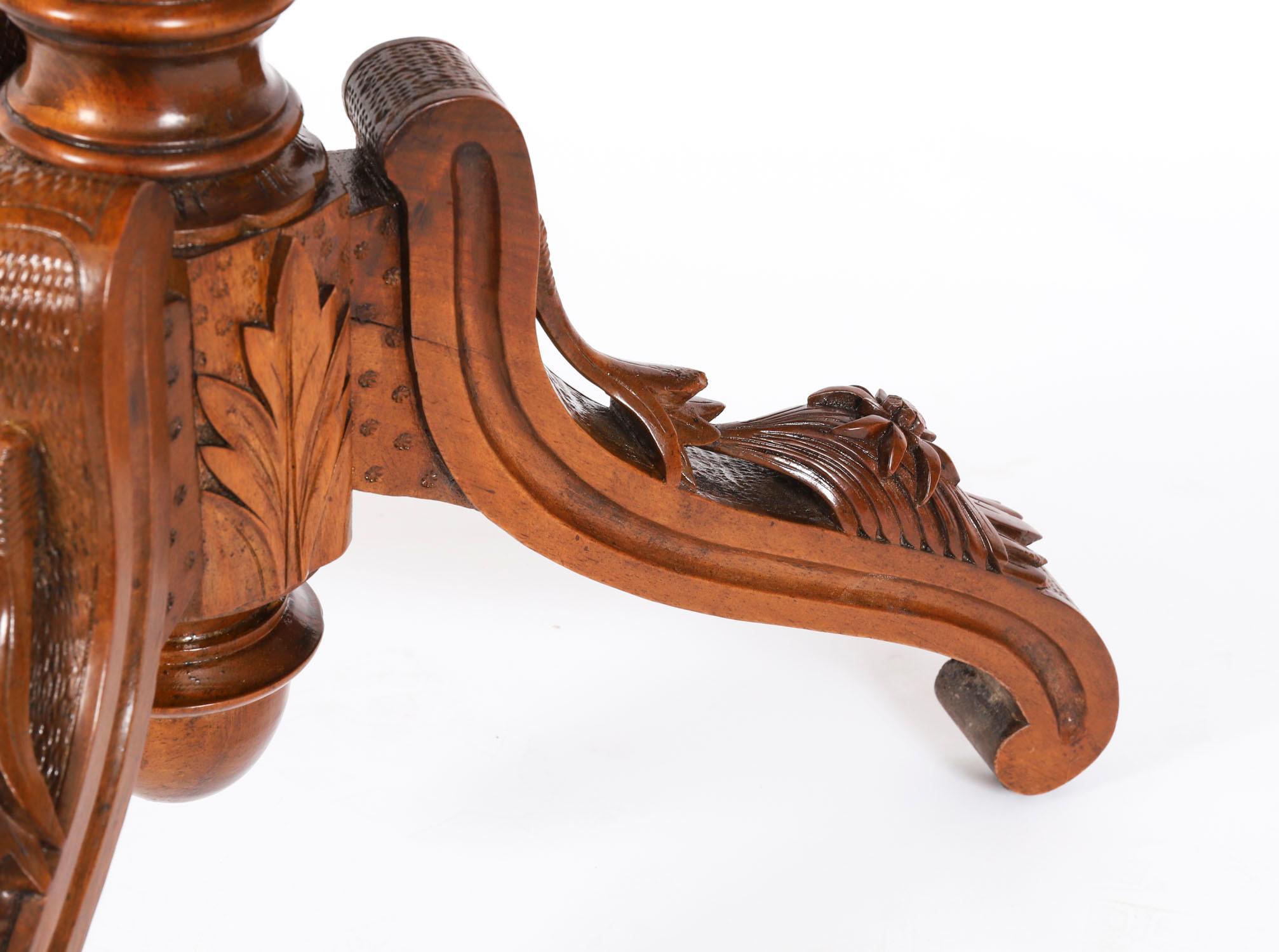 Noyer Antique Swiss Walnut Marquetry Occasional Table 19th Century en vente