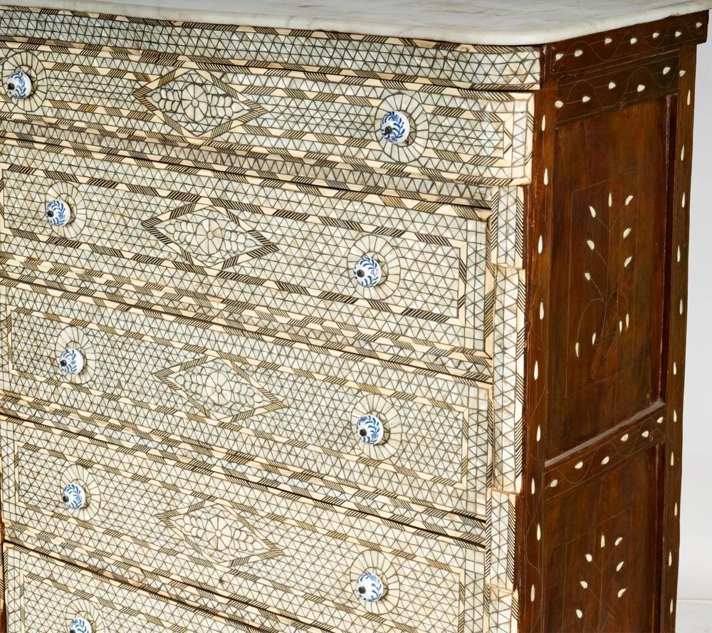 Antique Syrian Mother-of-Pearl Inlaid Marble-Top Chest of Drawers In Good Condition For Sale In Moreno Valley, CA