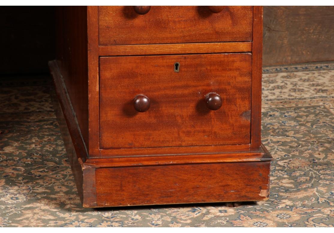 Antiguo T. Wallis And Co. Escritorio de caoba London Roll Top para restaurar en venta 5