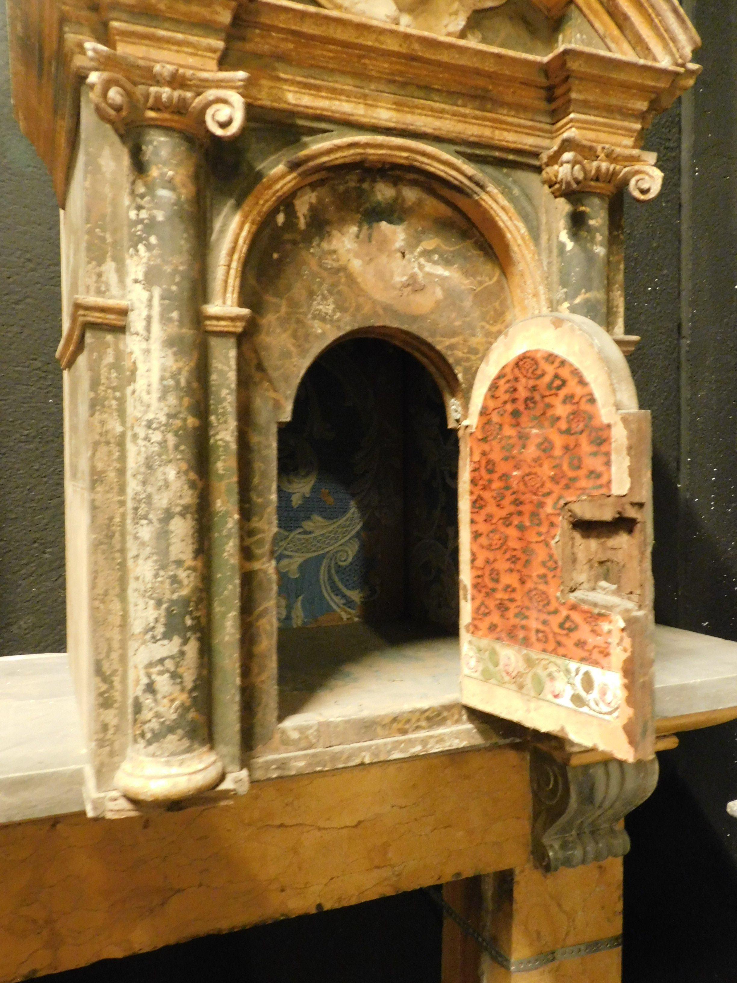 Antique Tabernacle in Lacquered and Gilded Wood, 16th Century, Italy 4