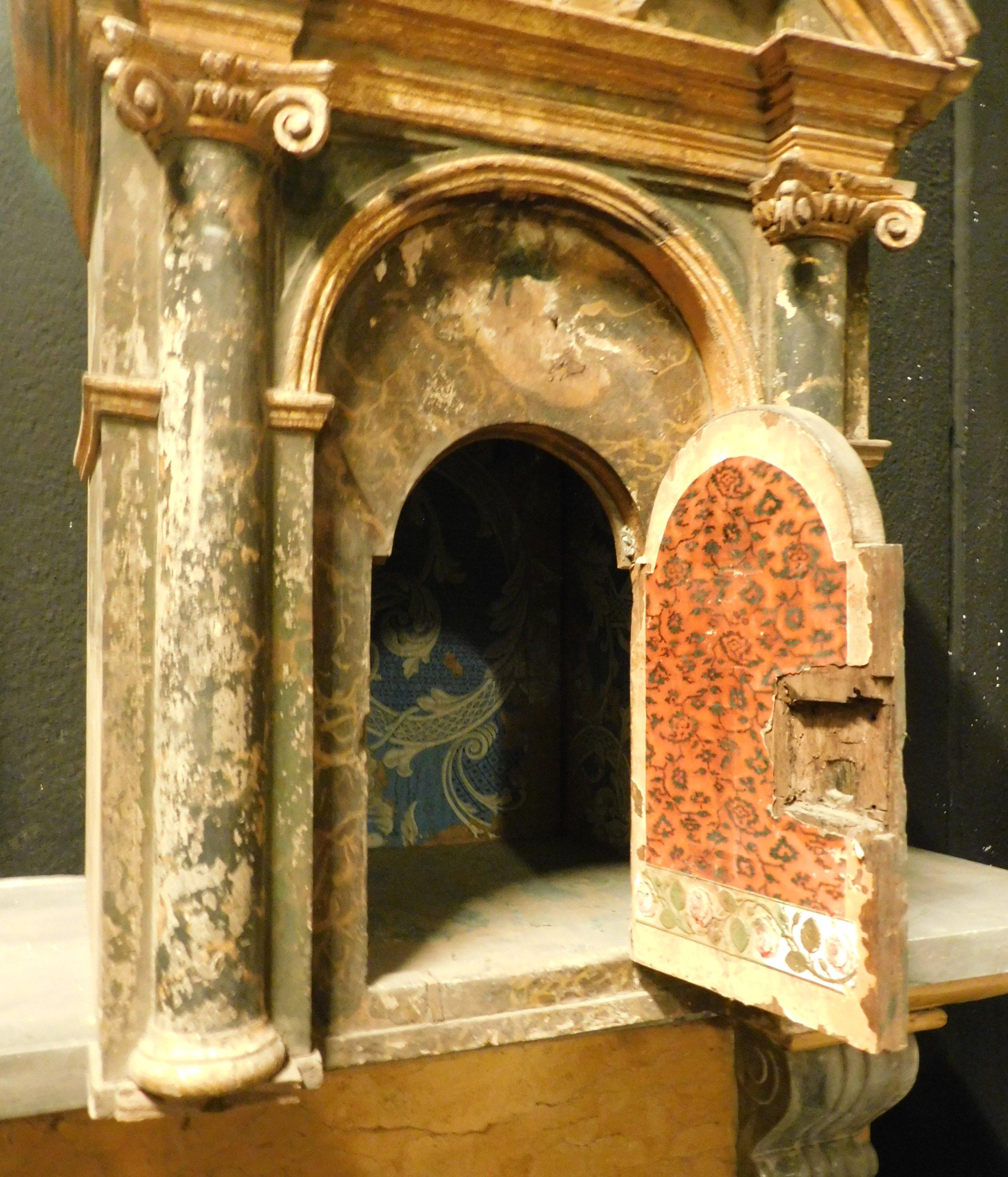 Antique Tabernacle in Lacquered and Gilded Wood, 16th Century, Italy 5