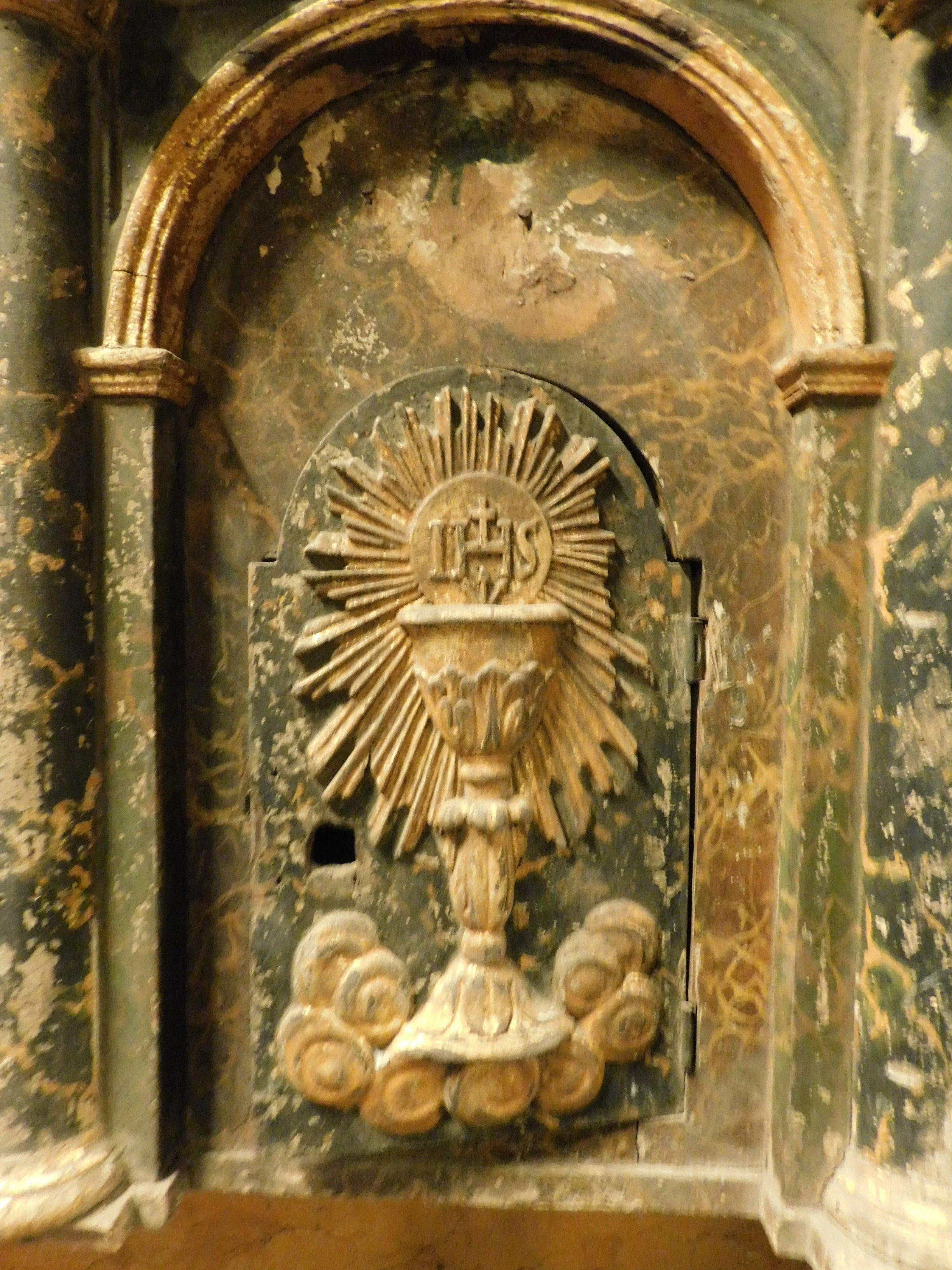 Hand-Painted Antique Tabernacle in Lacquered and Gilded Wood, 16th Century, Italy