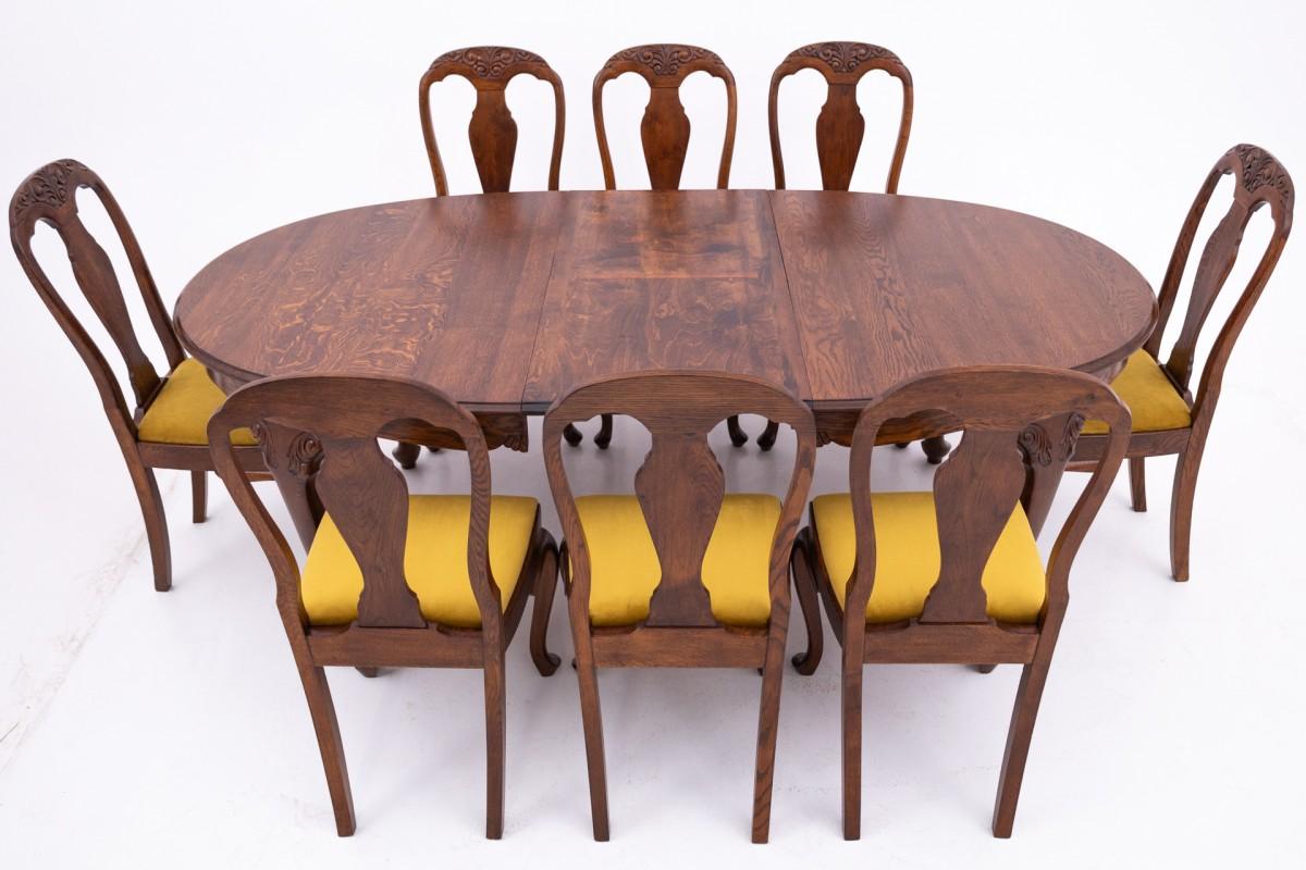 Antique table + 8 chairs, Northern Europe, circa 1920. AFTER RENOVATION For Sale 5