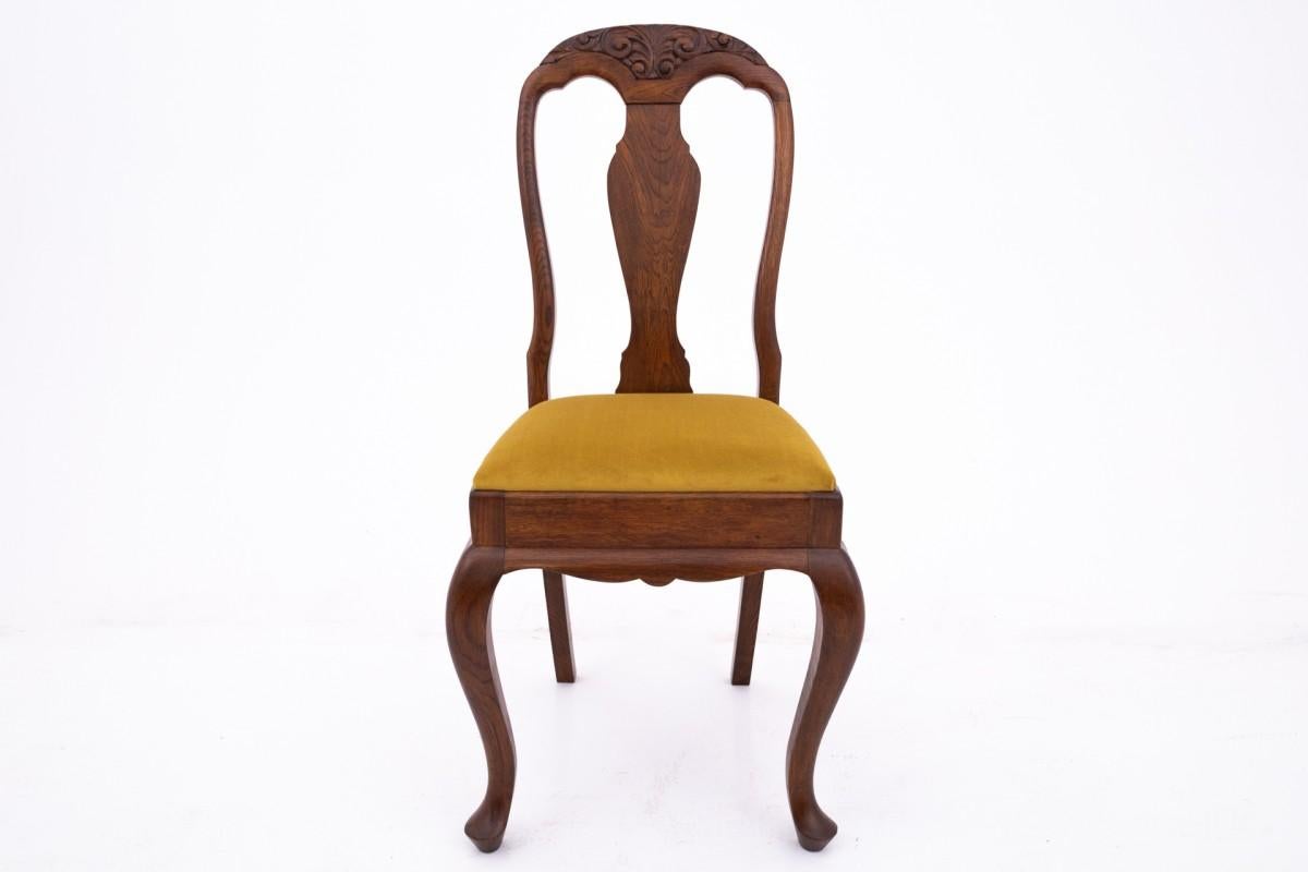 Chêne Table ancienne + 8 chaises, Europe du Nord, vers 1920. APRÈS RÉNOVATION en vente