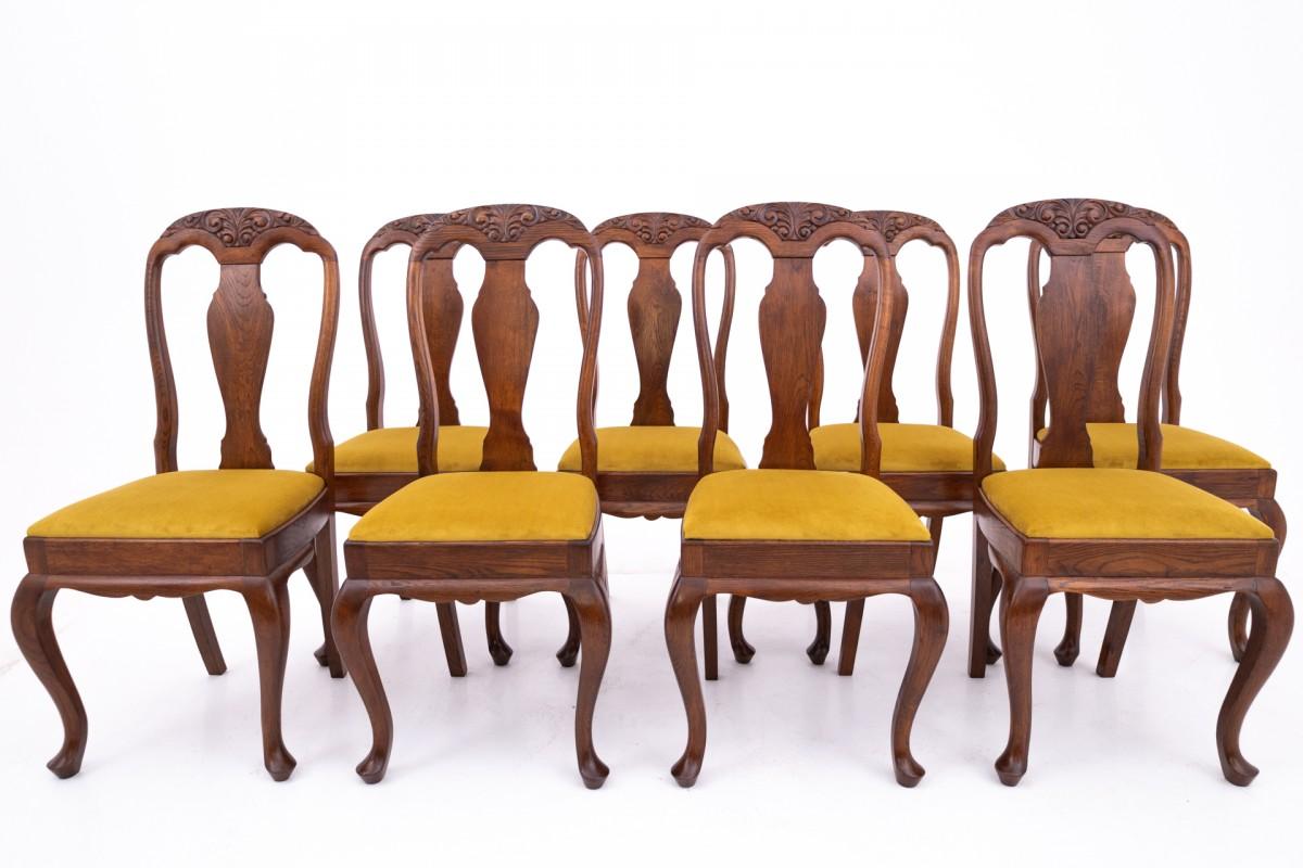 Table ancienne + 8 chaises, Europe du Nord, vers 1920. APRÈS RÉNOVATION en vente 2