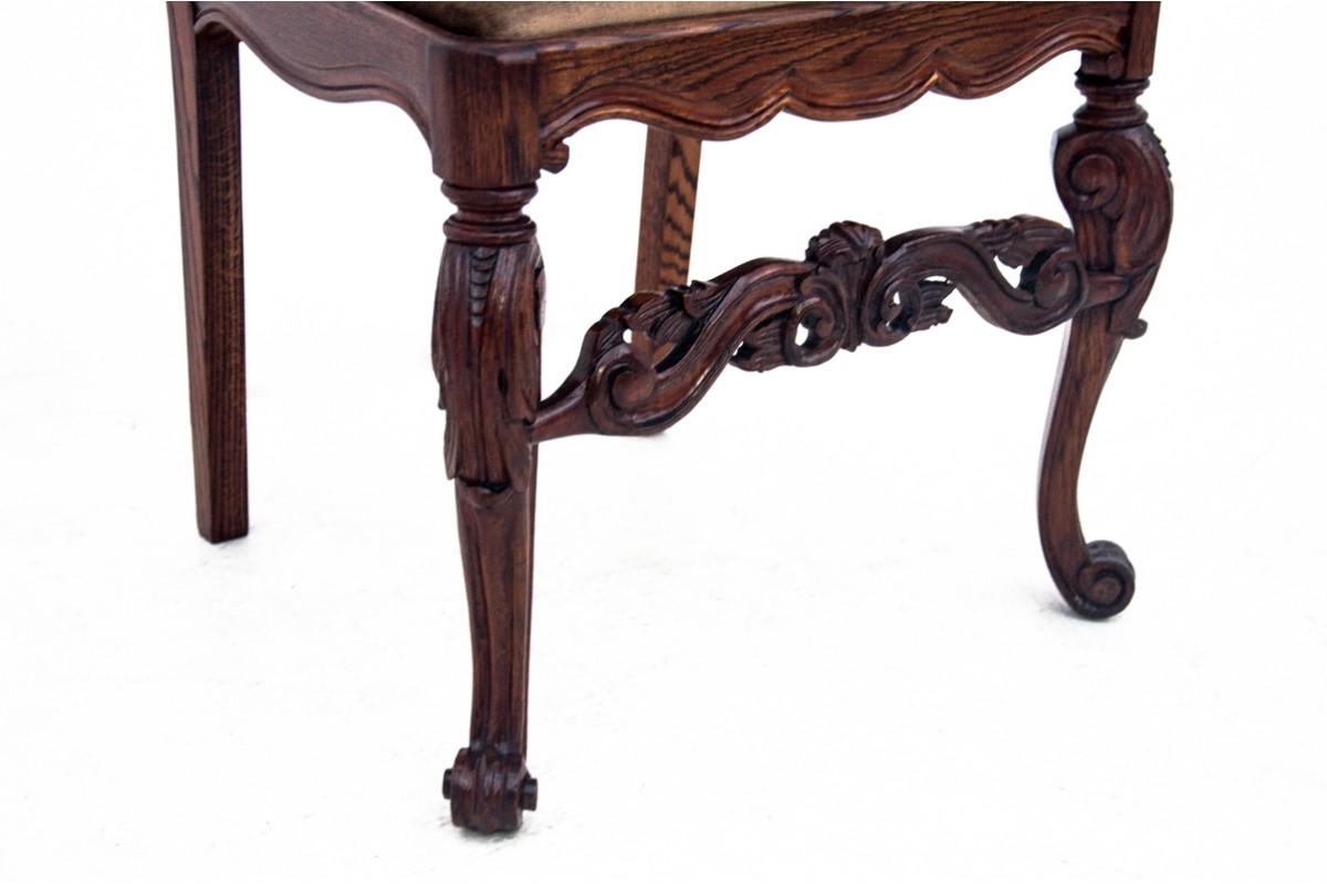 Table et chaises anciennes du XIXe siècle, Europe de l'Ouest. en vente 2