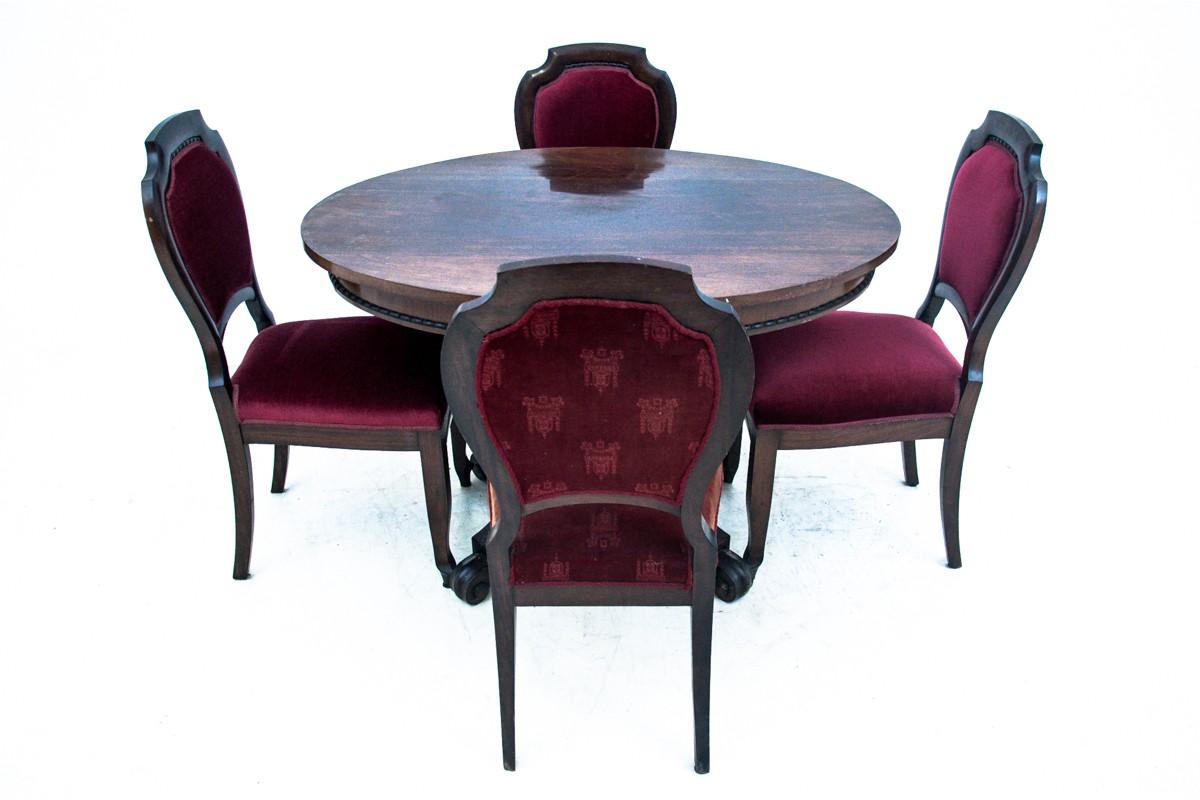 Mahogany Antique Table and Chairs, Northern Europe, circa 1890