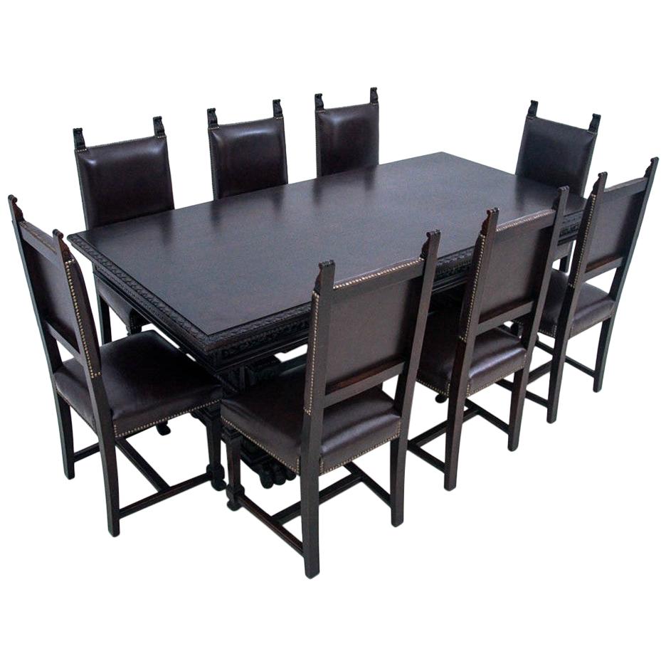Antique Table and Eight Chairs, Renaissance Style, circa 1890, Renovated