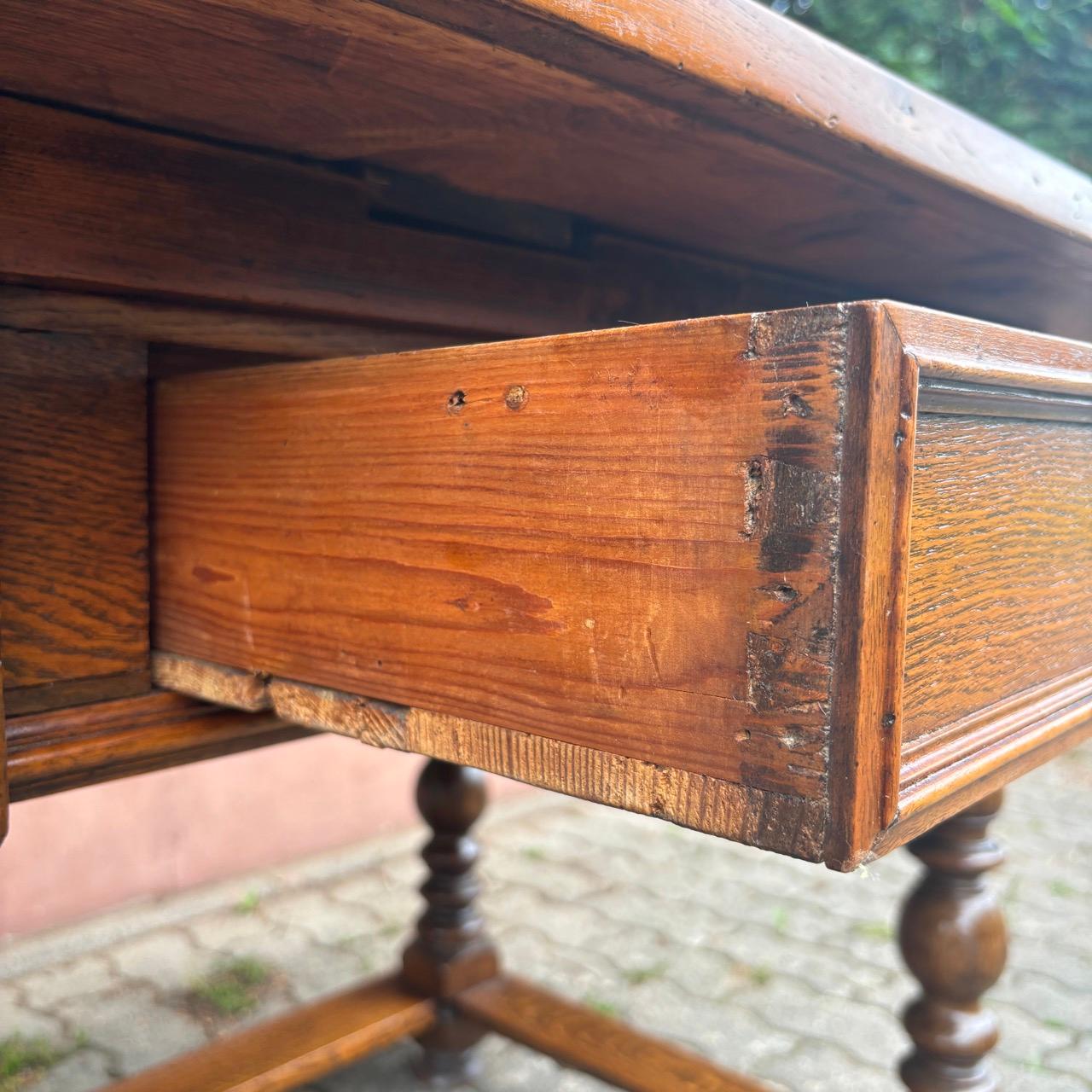 Mesa antigua  Barroco siglo XVIII  Cerezo y otras maderas preciosas en venta 10
