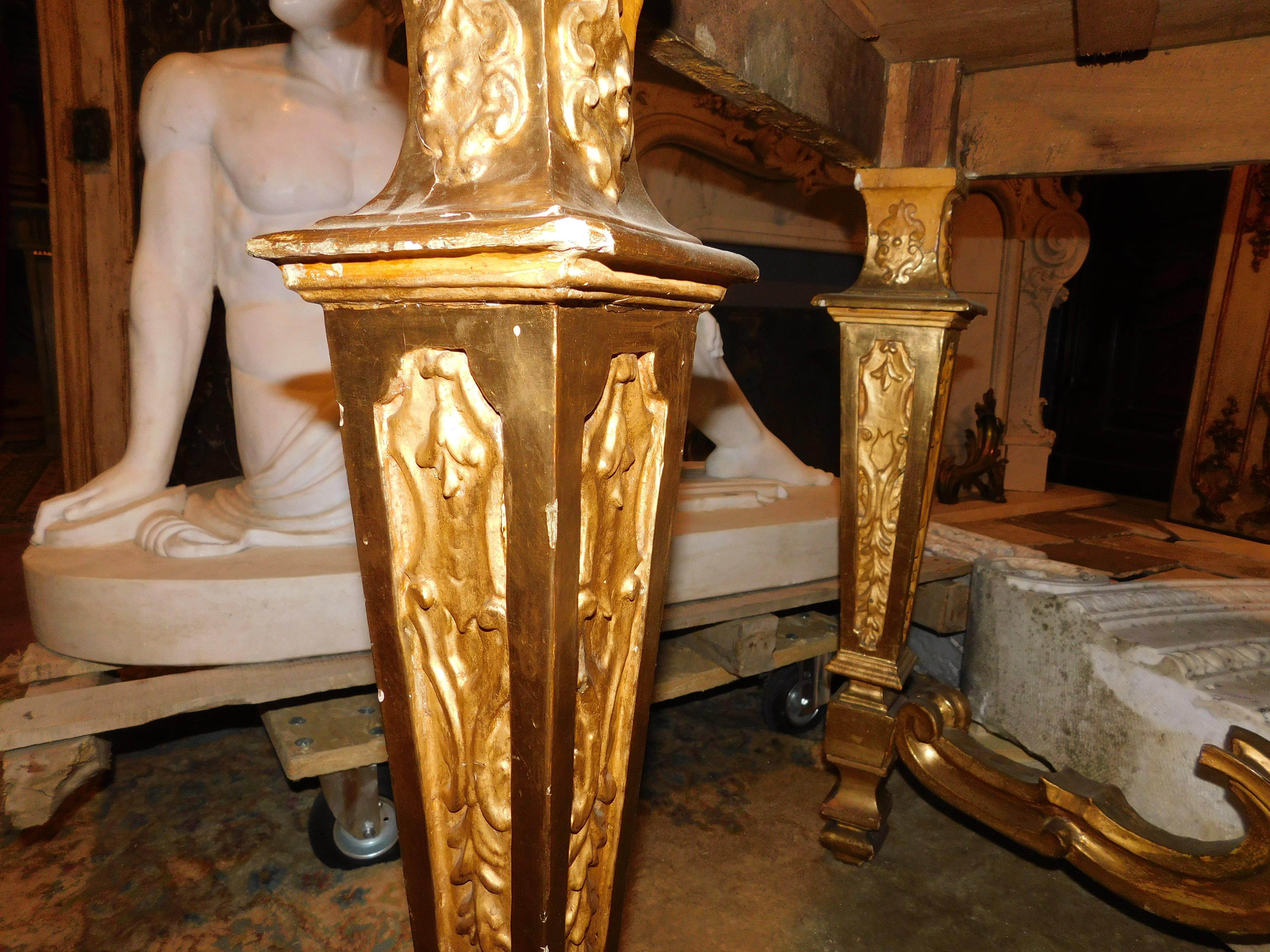 Antique Table-Console in Lacquered and Gilded Wood, First Half of the 18th Centu For Sale 2