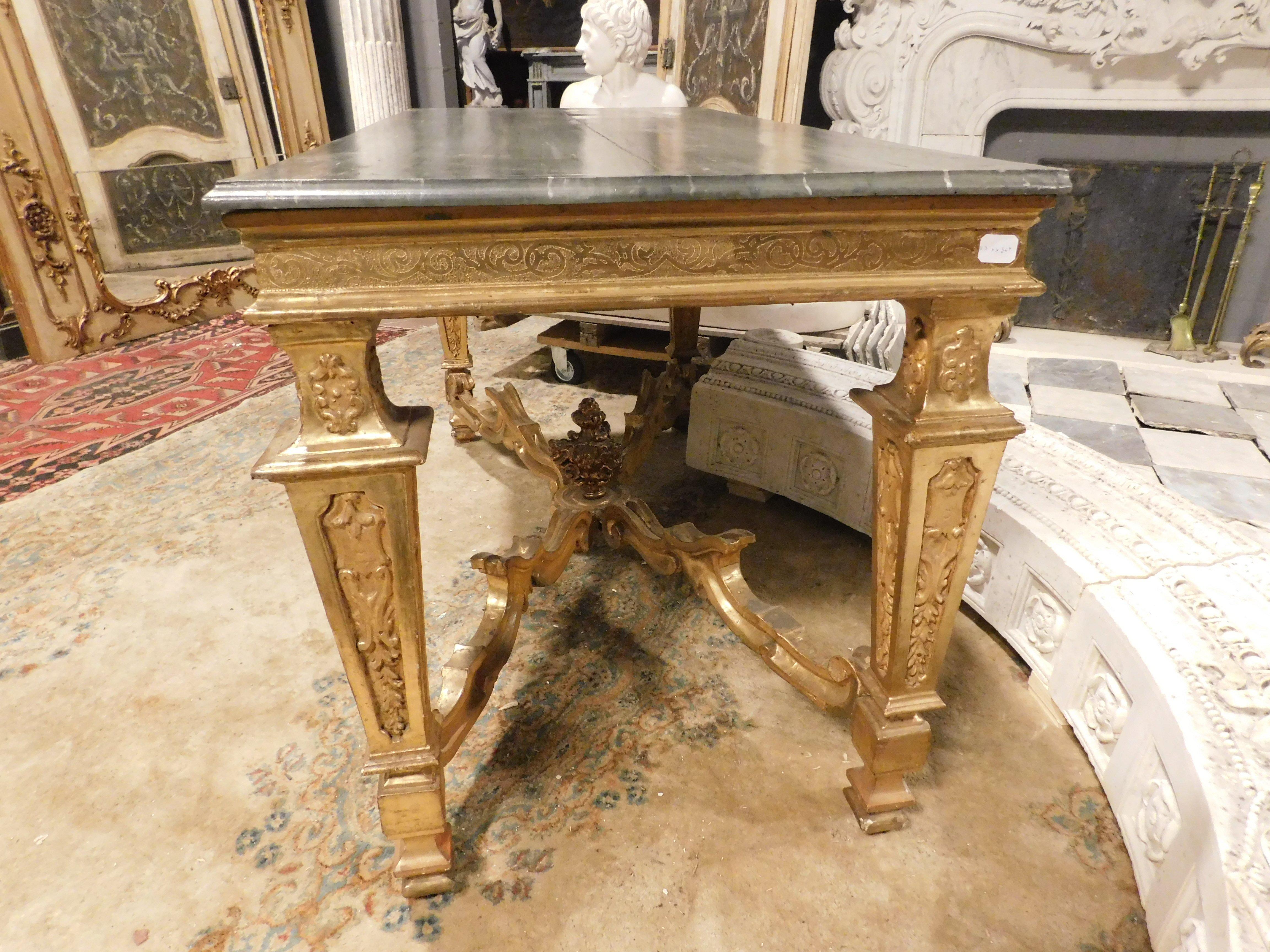 Antique Table-Console in Lacquered and Gilded Wood, First Half of the 18th Centu For Sale 4