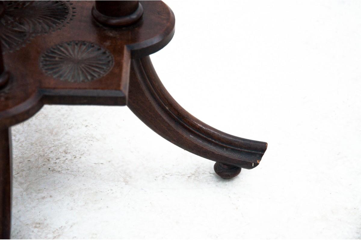 Antique table, England, 1891. For Sale 3