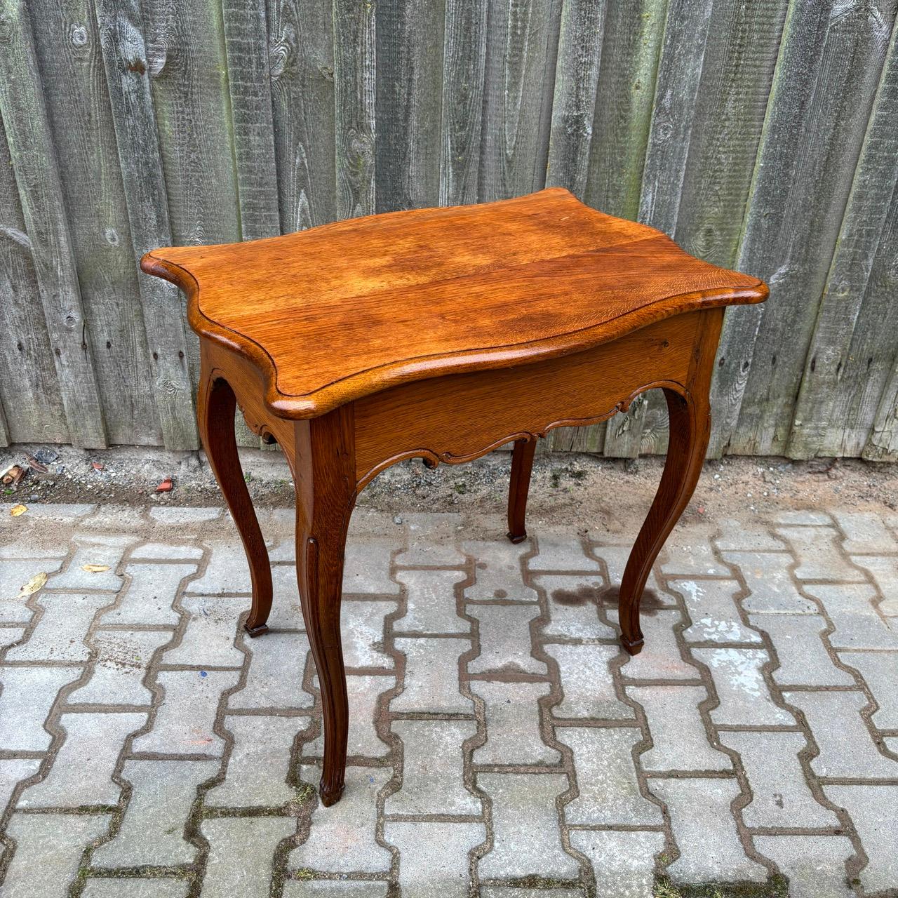 Table ancienne  France vers 1750  Chêne massif en vente 8