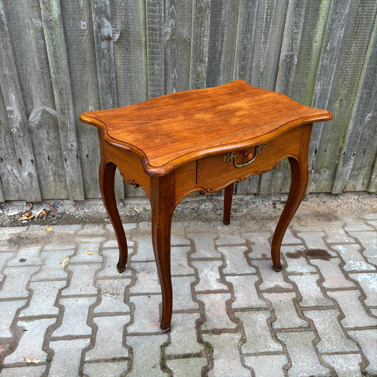Table ancienne  France vers 1750  Chêne massif en vente 10