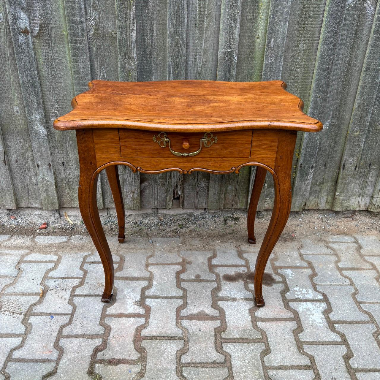 Louis XV Table ancienne  France vers 1750  Chêne massif en vente