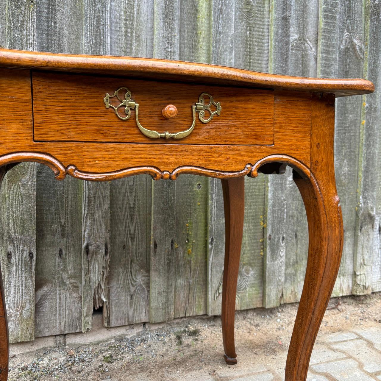 Table ancienne  France vers 1750  Chêne massif Bon état - En vente à Würzburg, DE