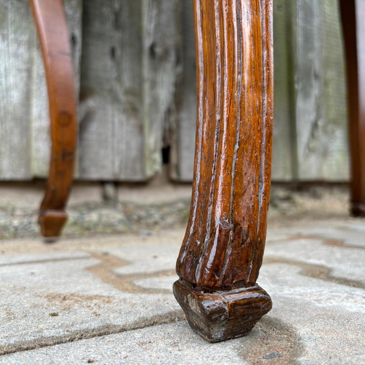 XVIIIe siècle Table ancienne  France vers 1750  Chêne massif en vente