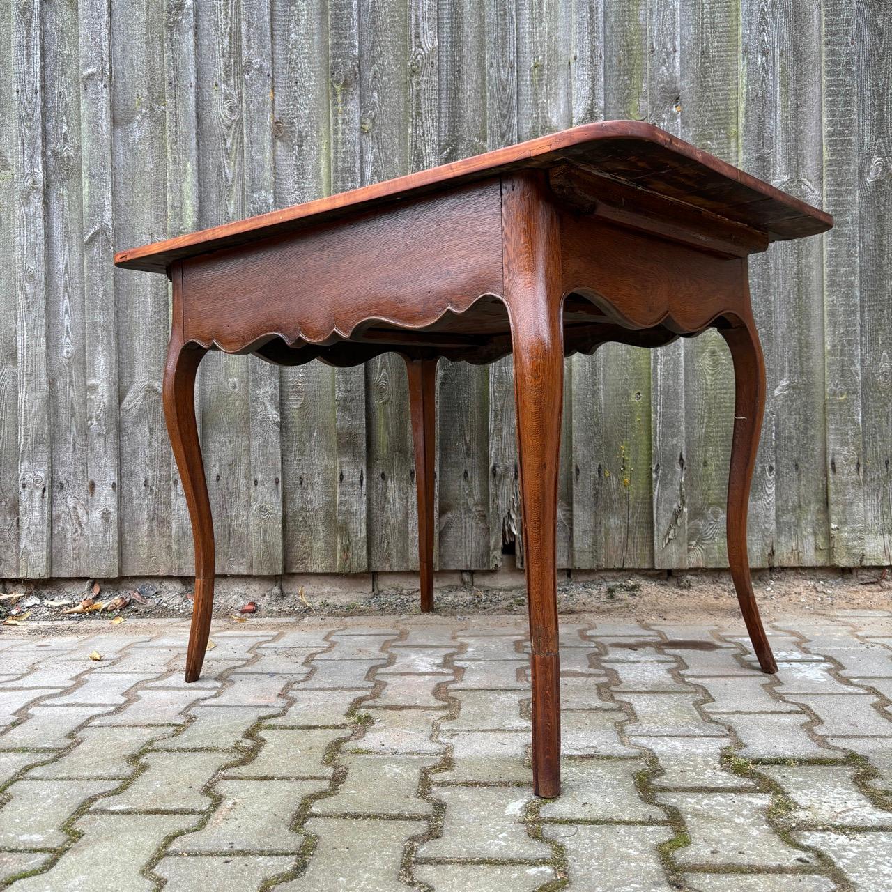 Antiker Tisch  Frankreich  Kirschbaum und Eichenholz Frankreich um 1800 im Angebot 7