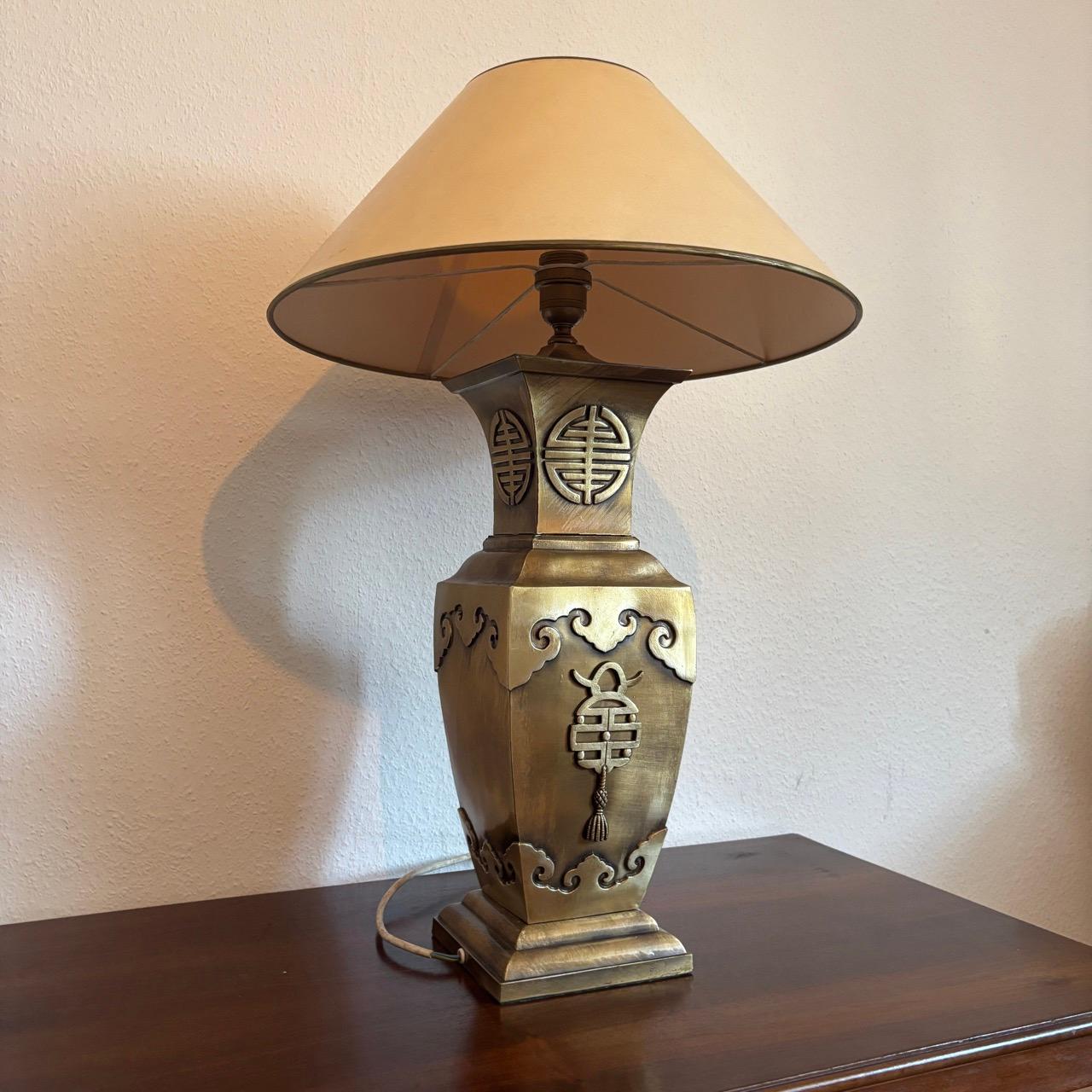 Lampada da tavolo antica  Asia  Ottone In condizioni buone in vendita a Würzburg, DE