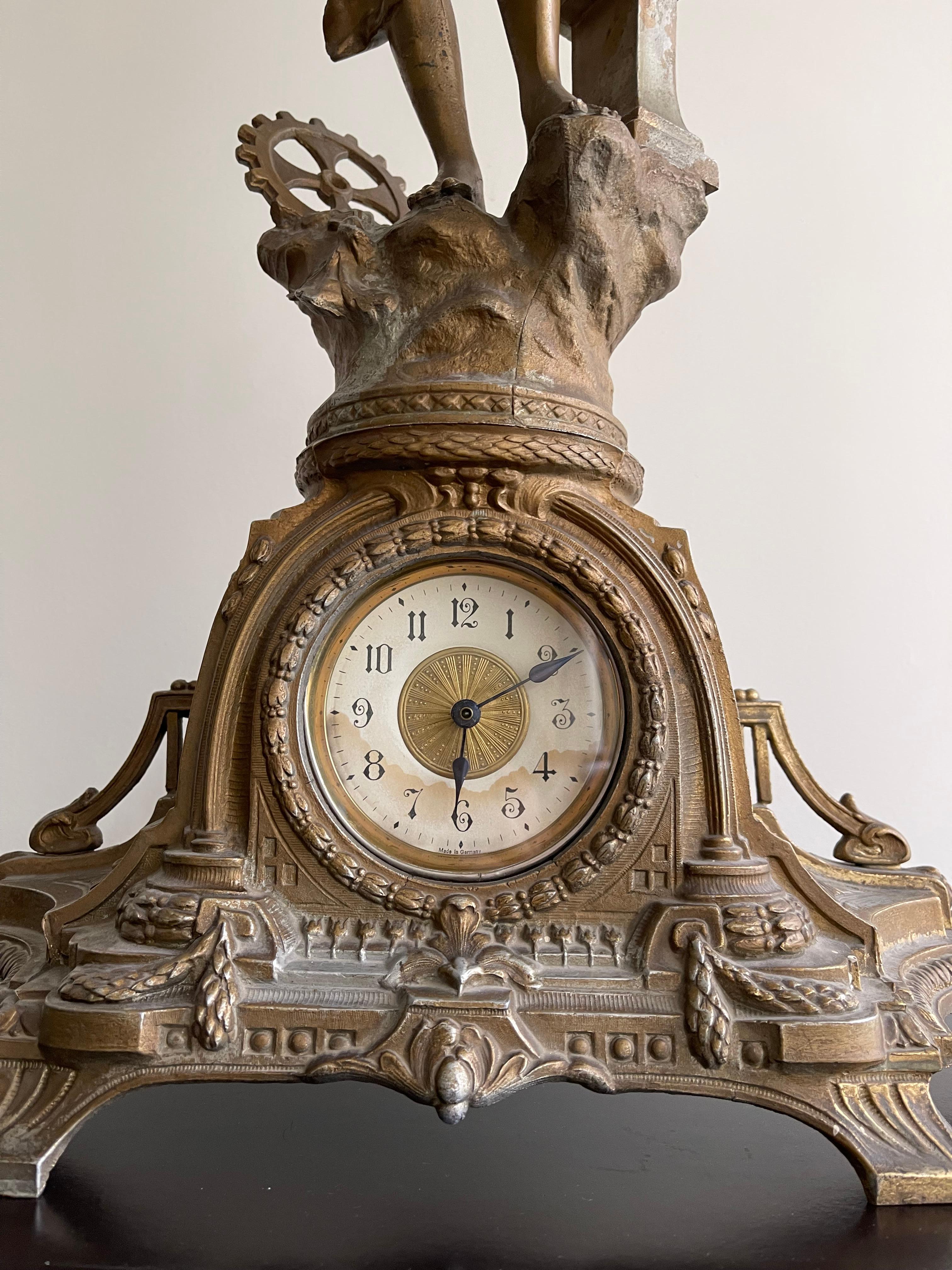 Ancienne lampe de table en laiton, ensemble d'horloge sculpturale à trois pièces d'Auguste Moreau en vermeil en vente 1