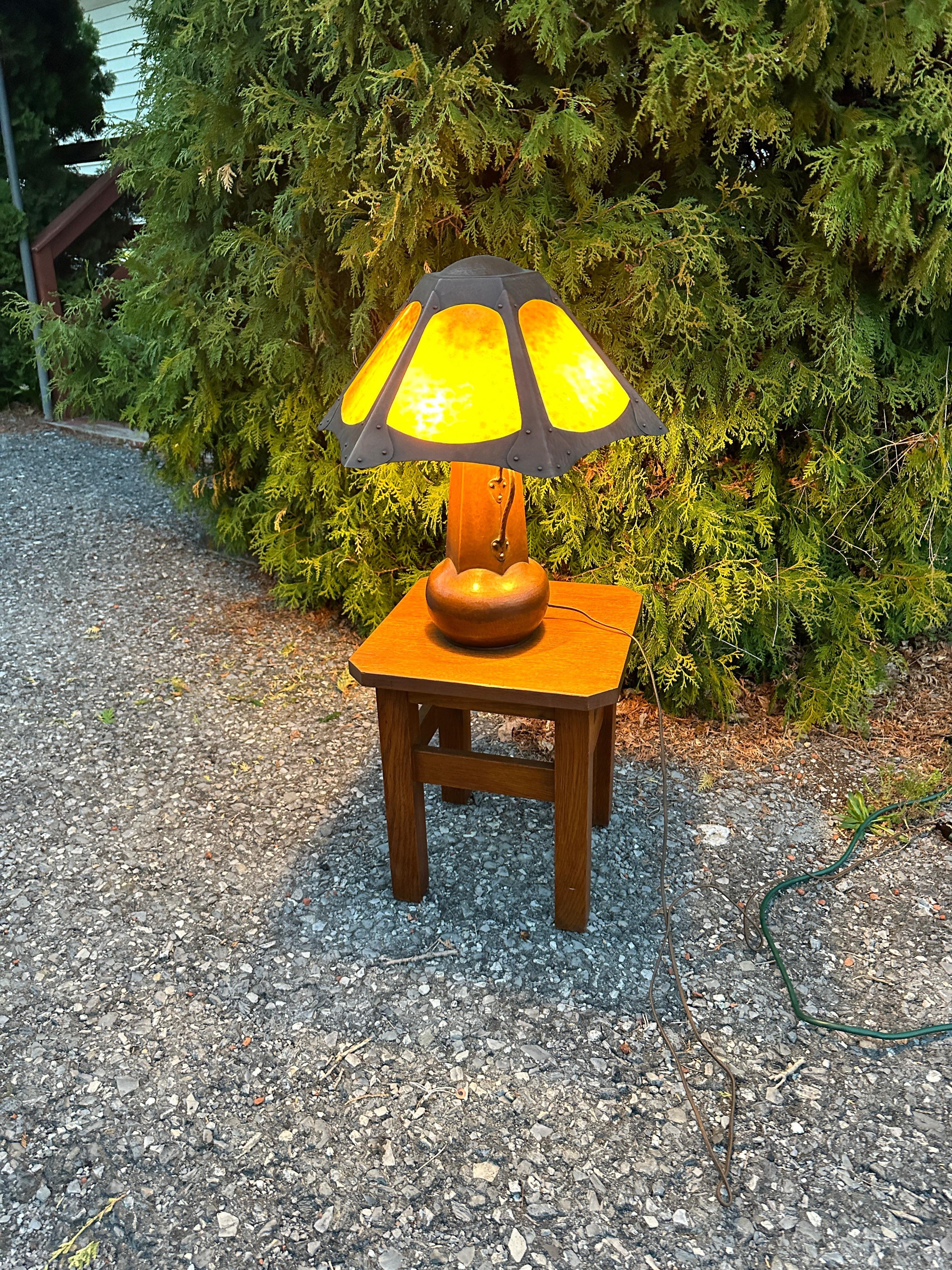 Antique Limbert Lamp w/ PERIOD  Kokomo Catspaw Opalescent Glass, Stickley era For Sale 6