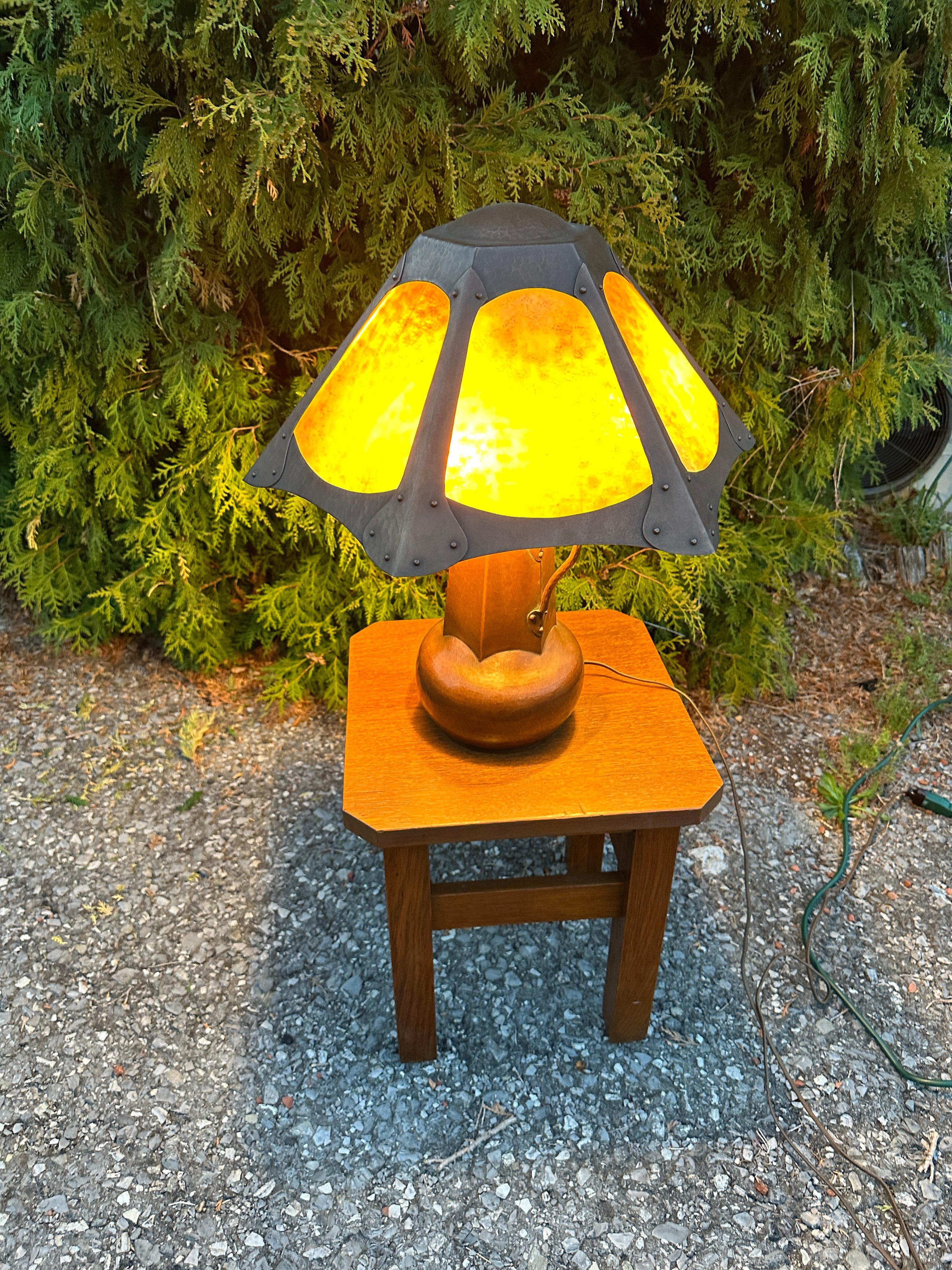 American Antique Limbert Lamp w/ PERIOD  Kokomo Catspaw Opalescent Glass, Stickley era For Sale