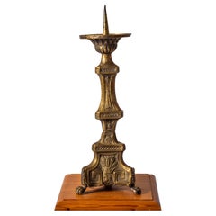 Antique table lamp on paws in 45 cm
