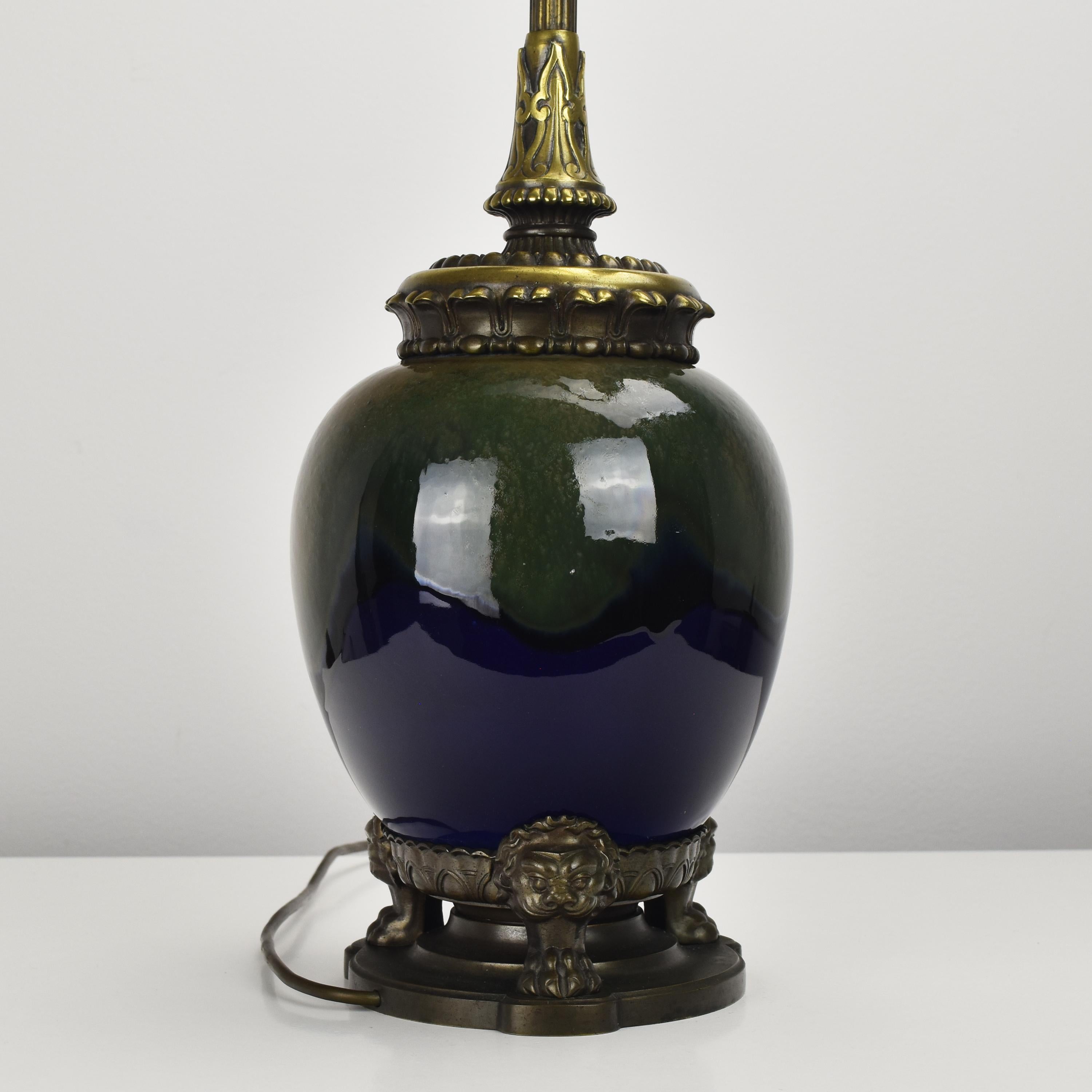 Lampe de bureau d'antiquités en porcelaine de Rosenthal avec chiens Foo montés sur bronze style chinois Bon état - En vente à Bad Säckingen, DE
