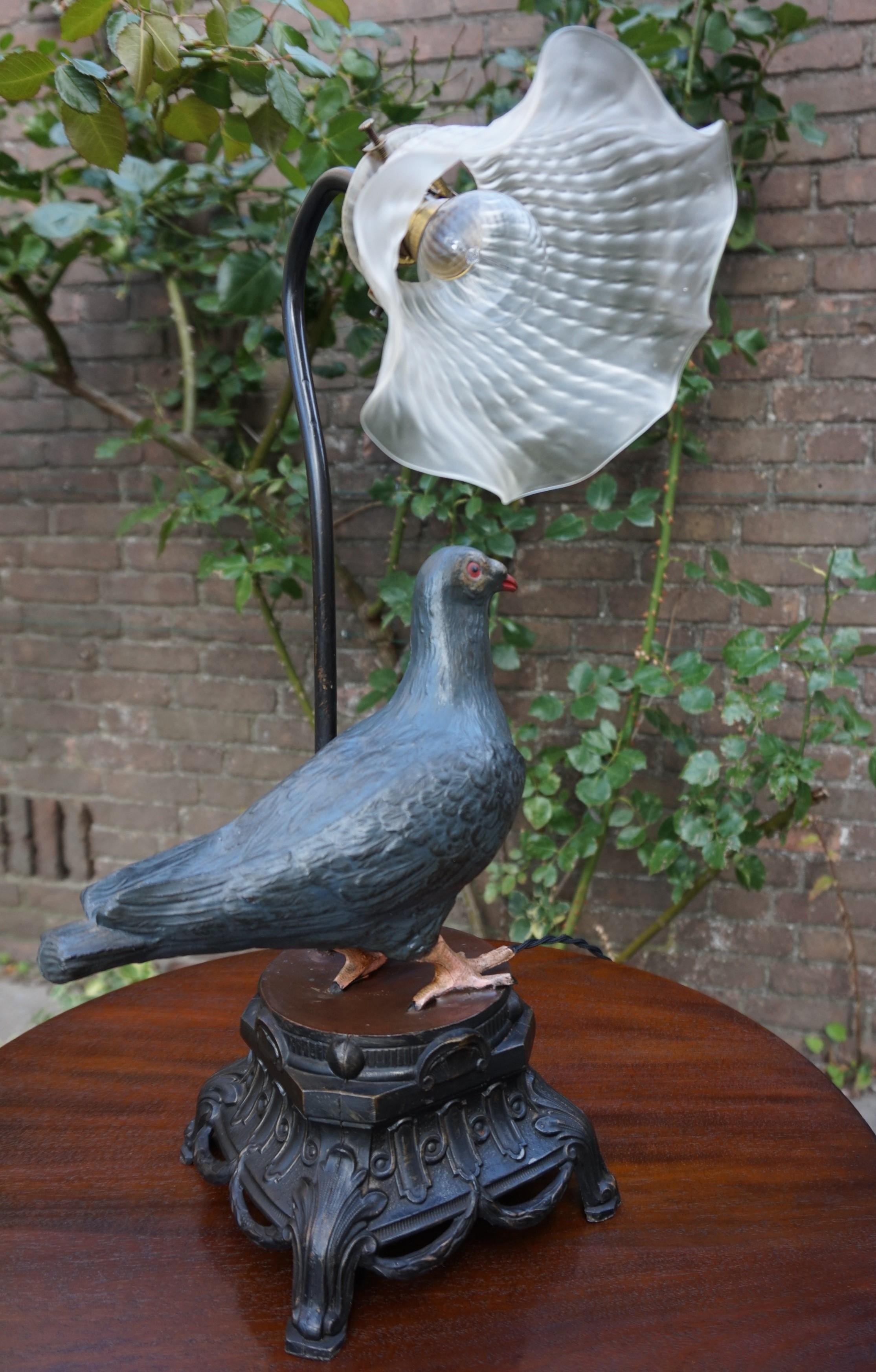 Antique Table or Desk Lamp with Symbolic Dove Sculpture and Flowery Shade For Sale 4