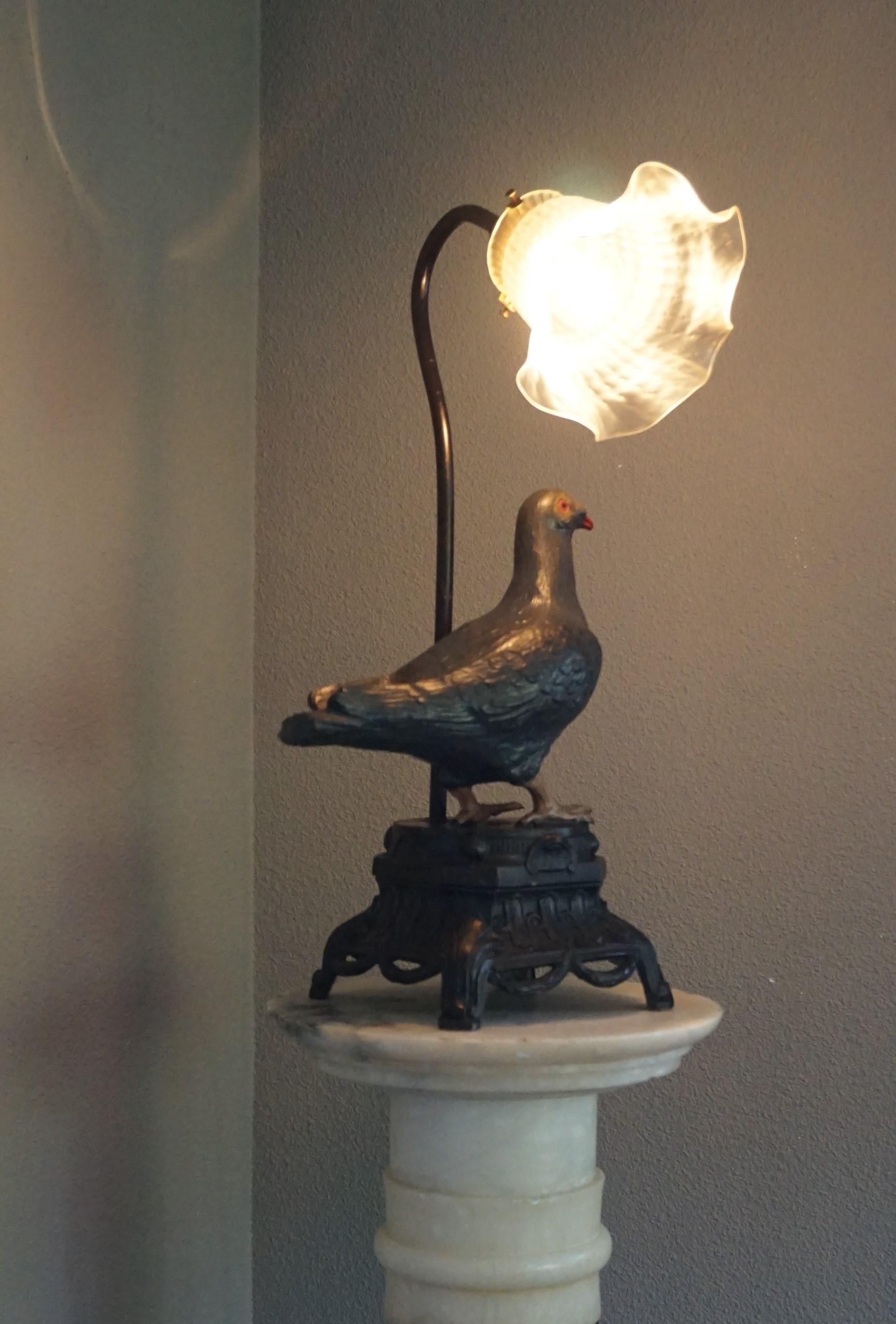 Antique Table or Desk Lamp with Symbolic Dove Sculpture and Flowery Shade In Good Condition For Sale In Lisse, NL